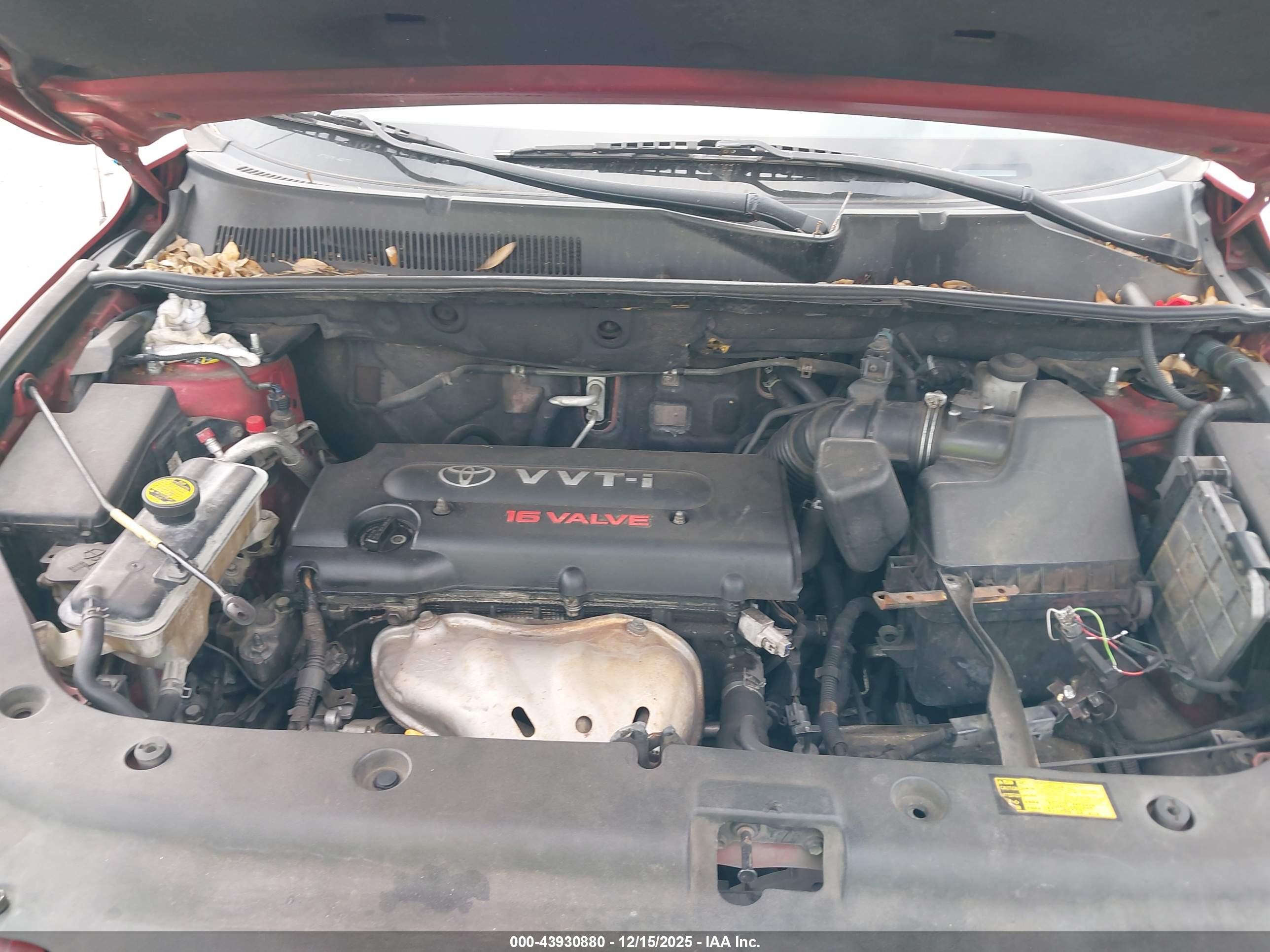 TOYOTA RAV4 image 10