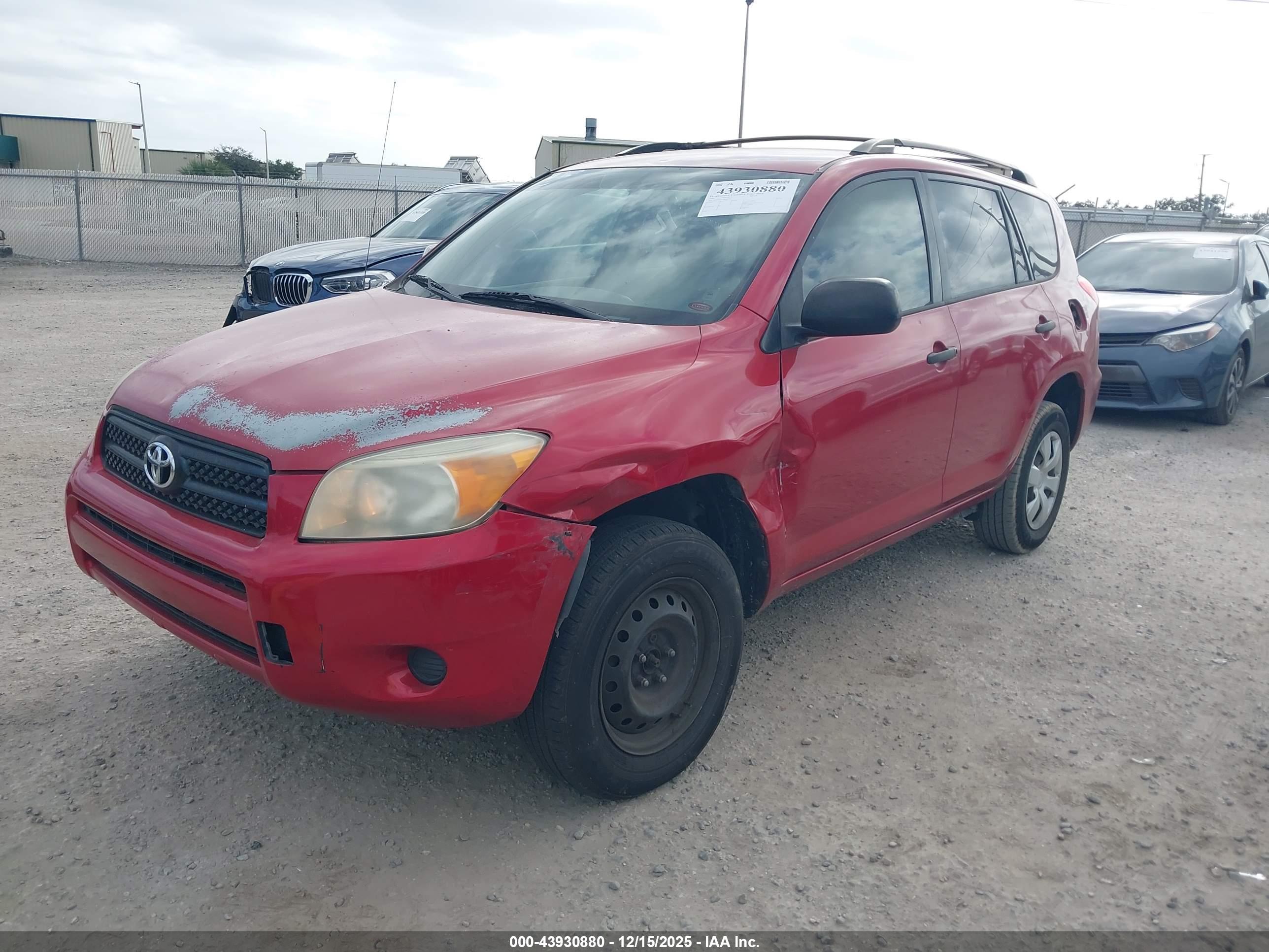 TOYOTA RAV4 image 2