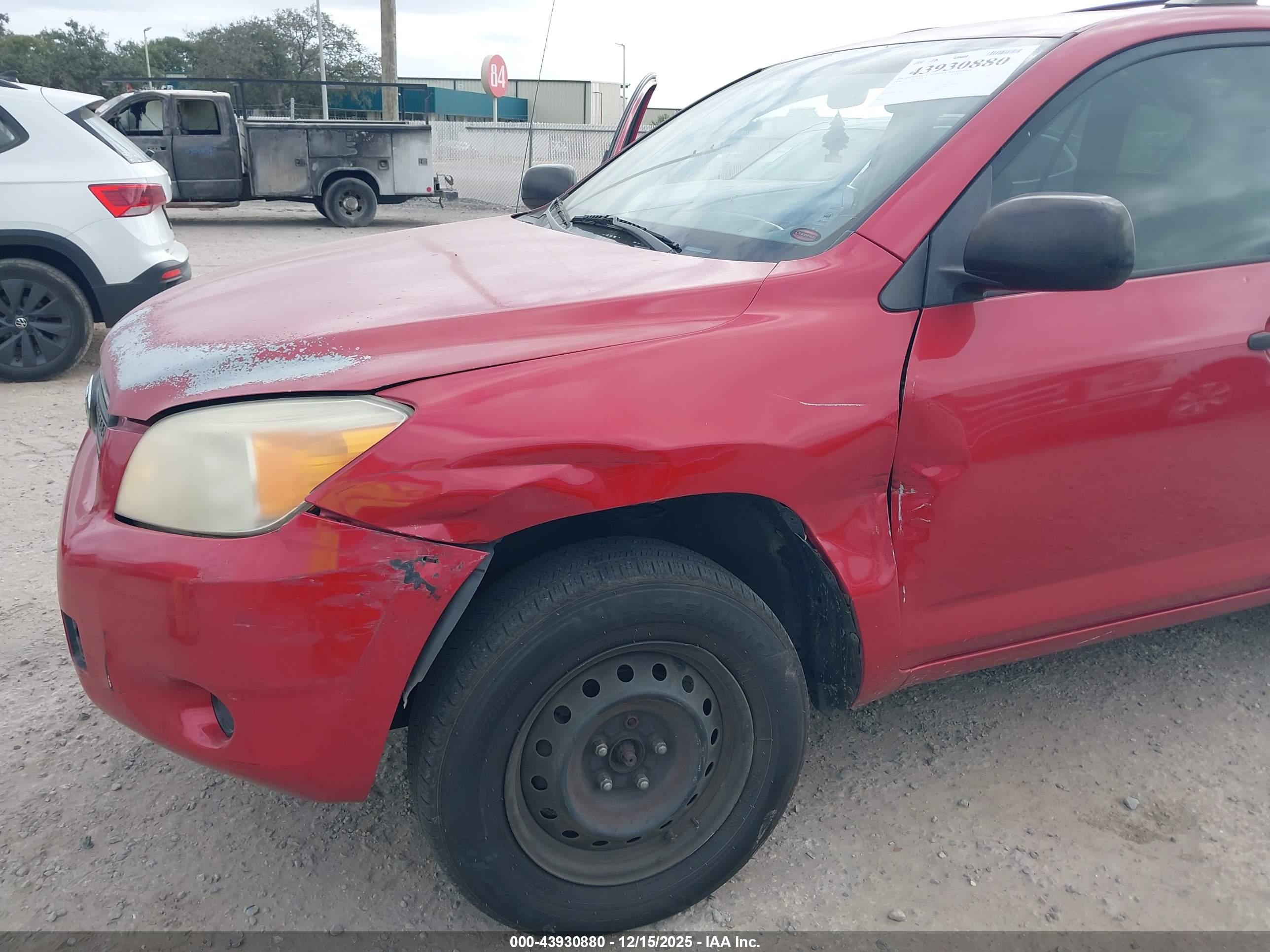 TOYOTA RAV4 image 6