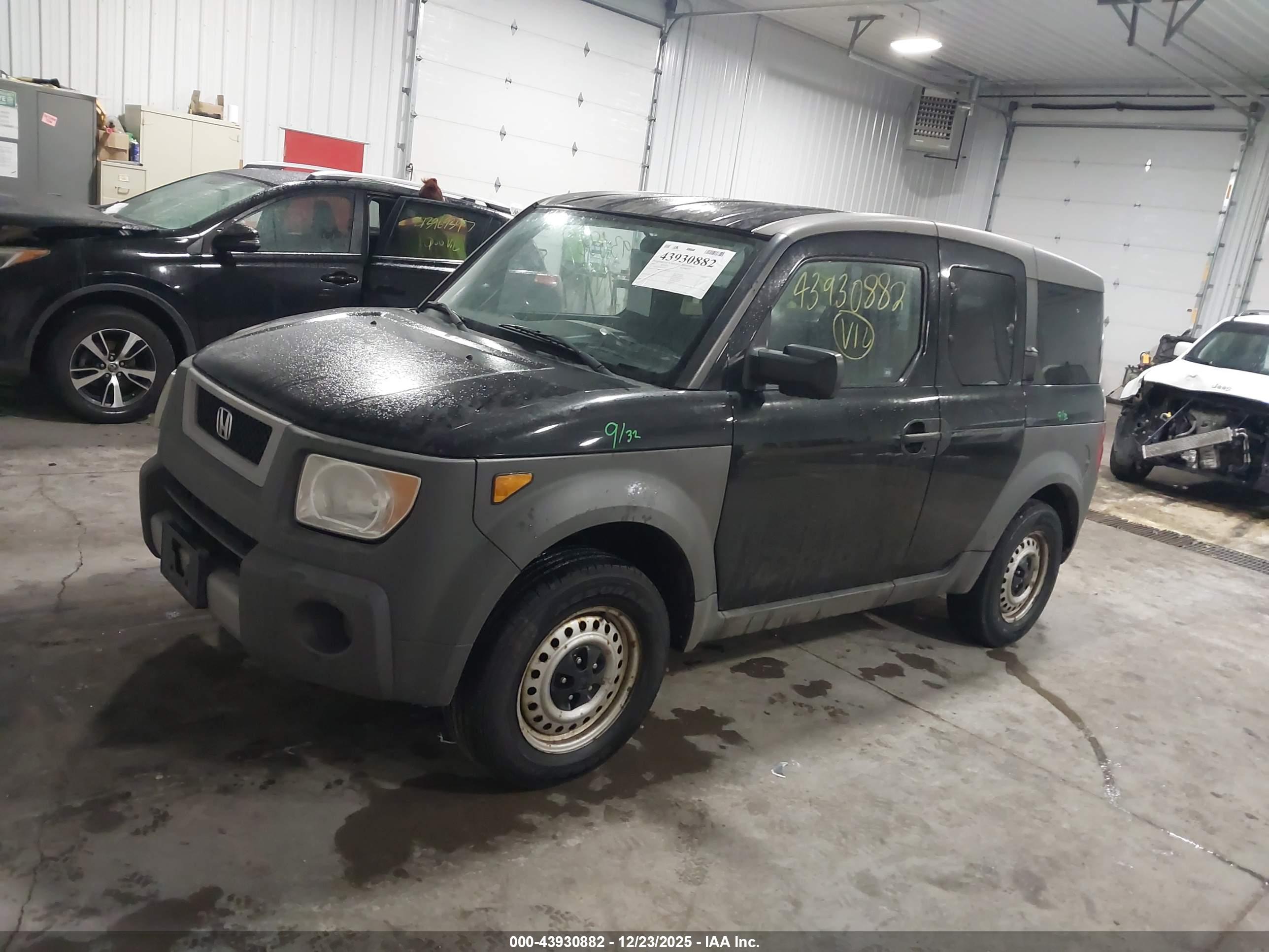 HONDA ELEMENT image 2
