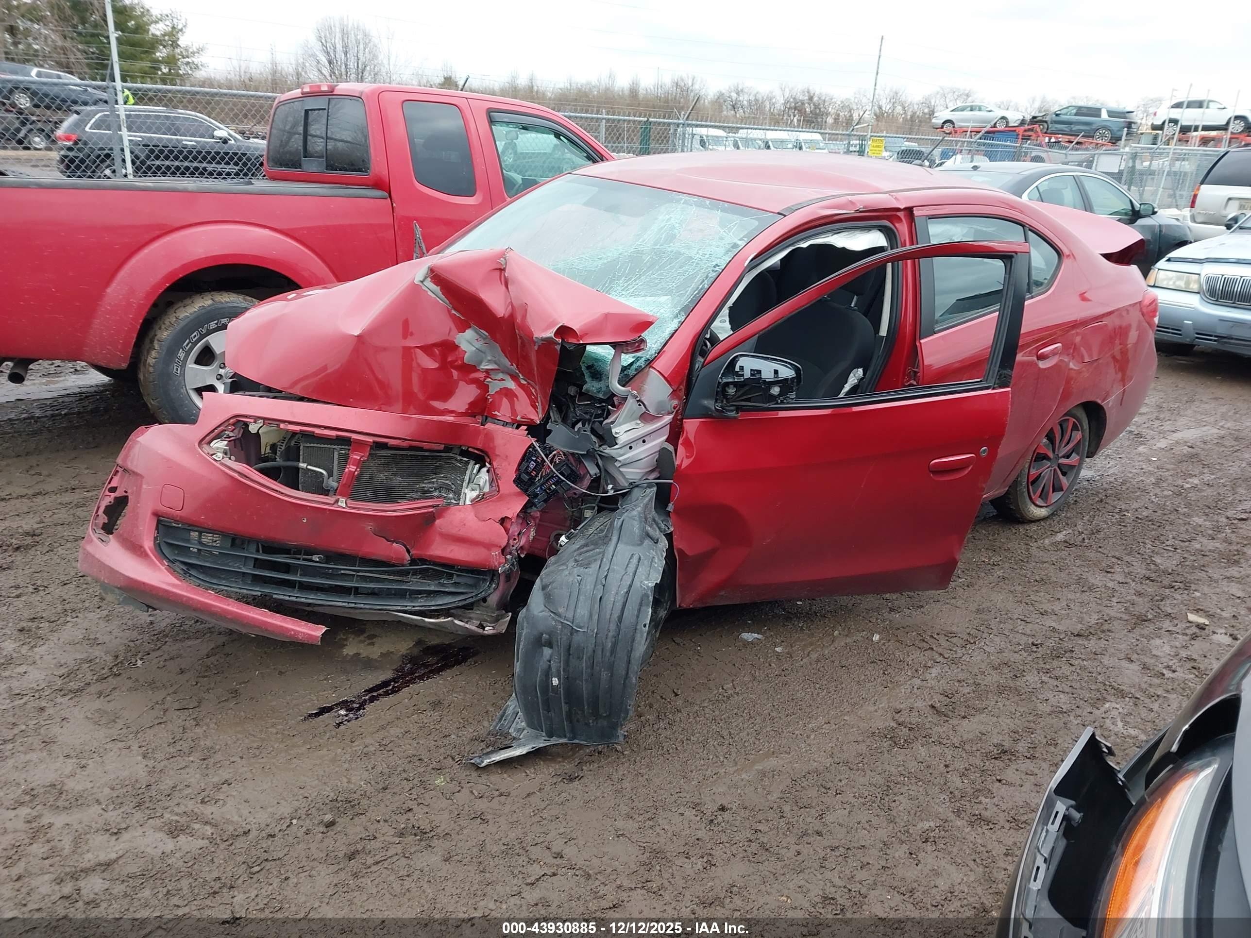 MITSUBISHI MIRAGE image 2