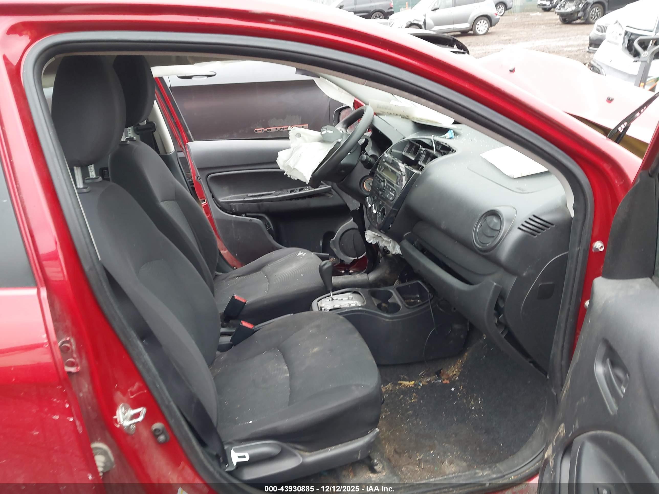 MITSUBISHI MIRAGE image 5