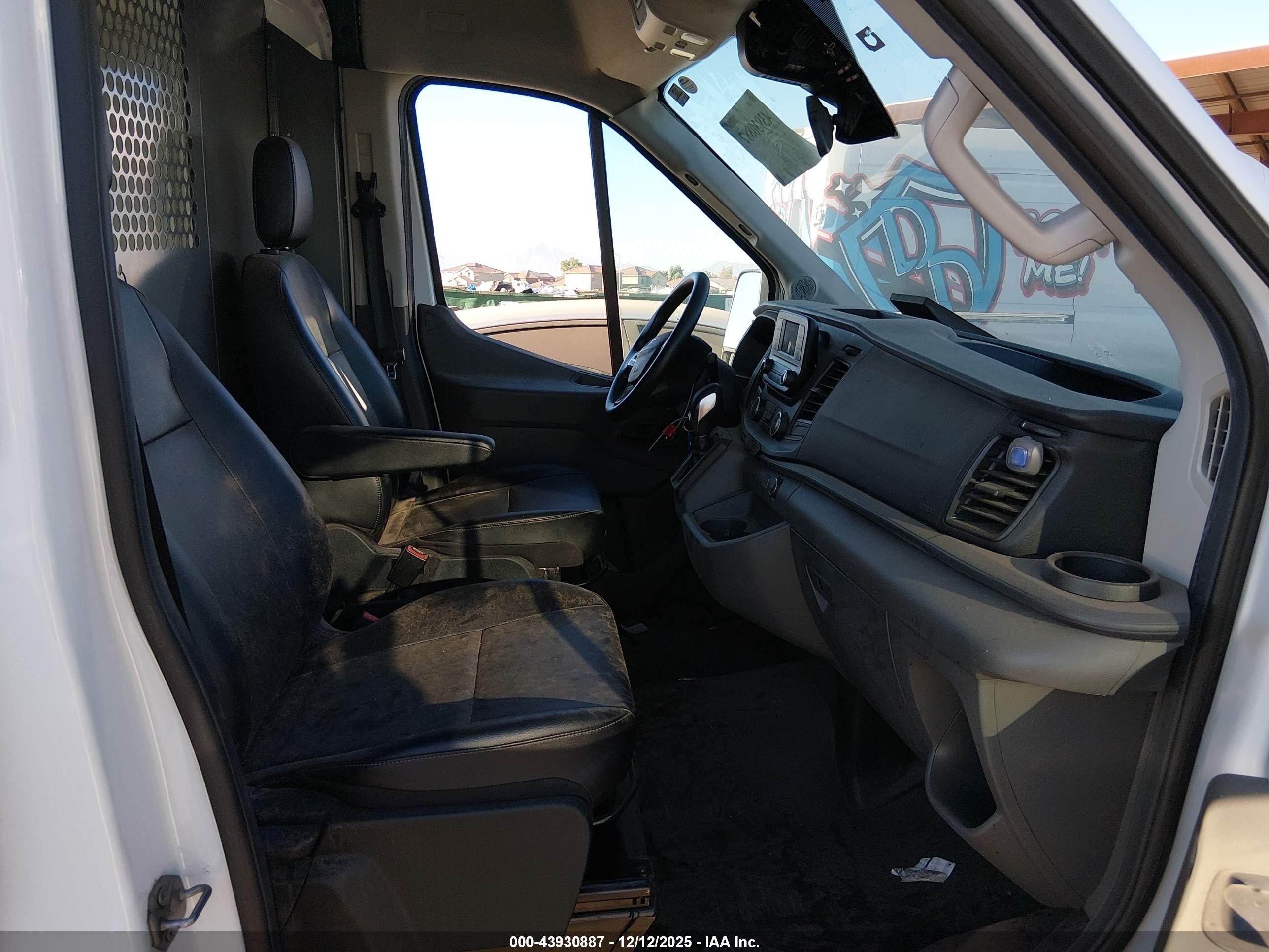 FORD TRANSIT-250 image 5