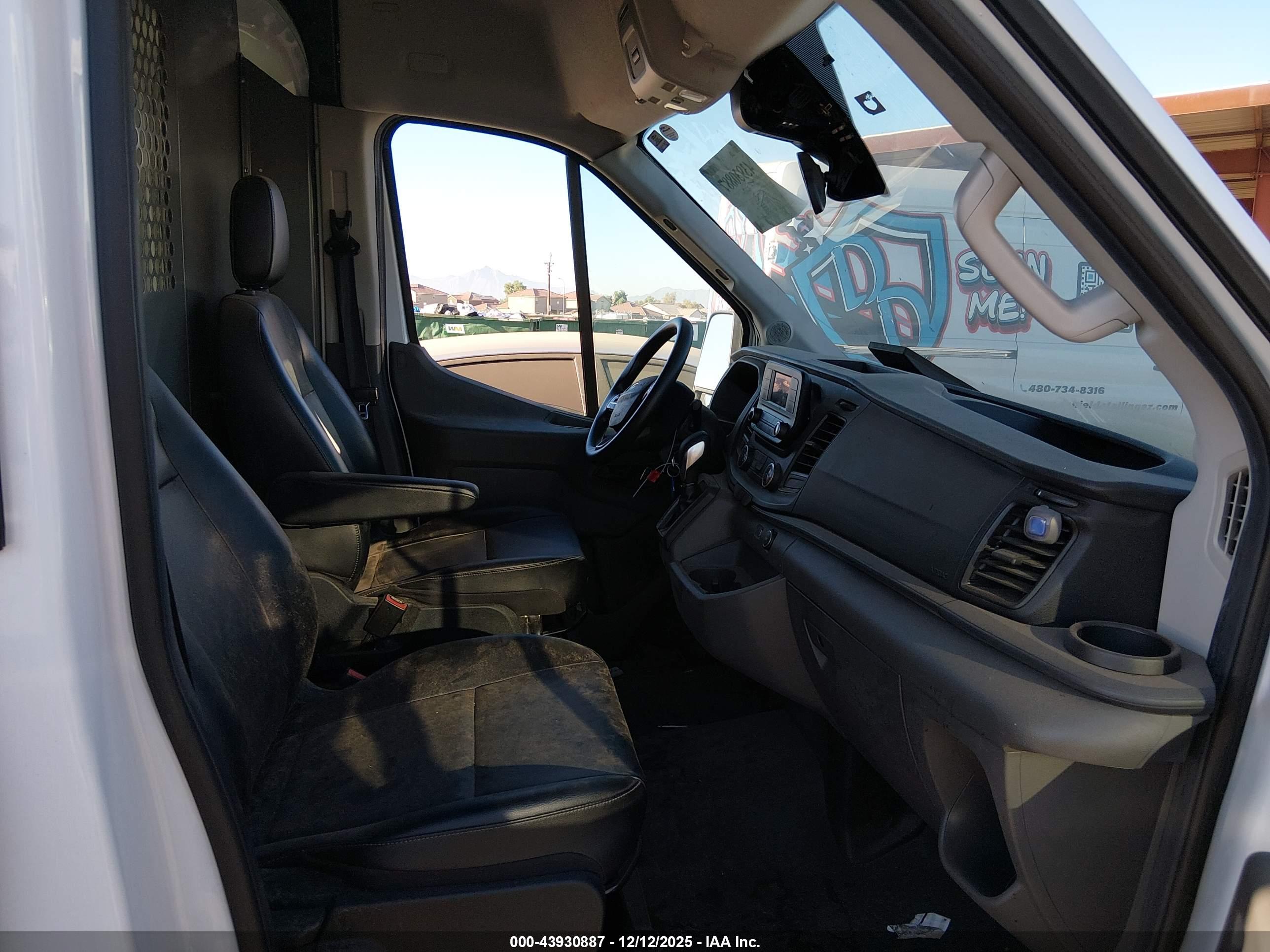 FORD TRANSIT-250 image 8