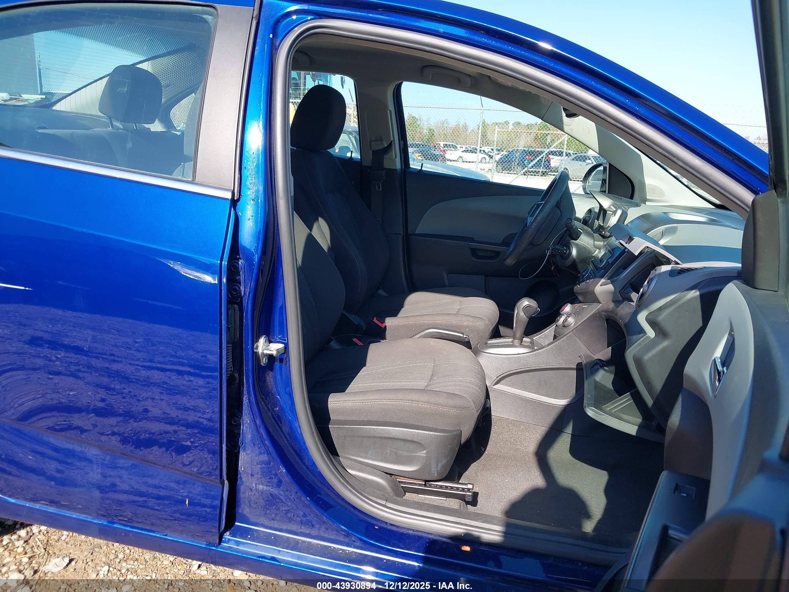CHEVROLET SONIC image 5