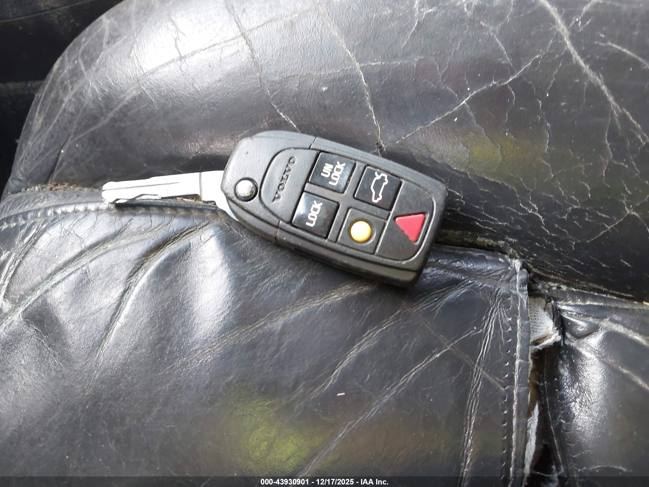 VOLVO XC90 image 11
