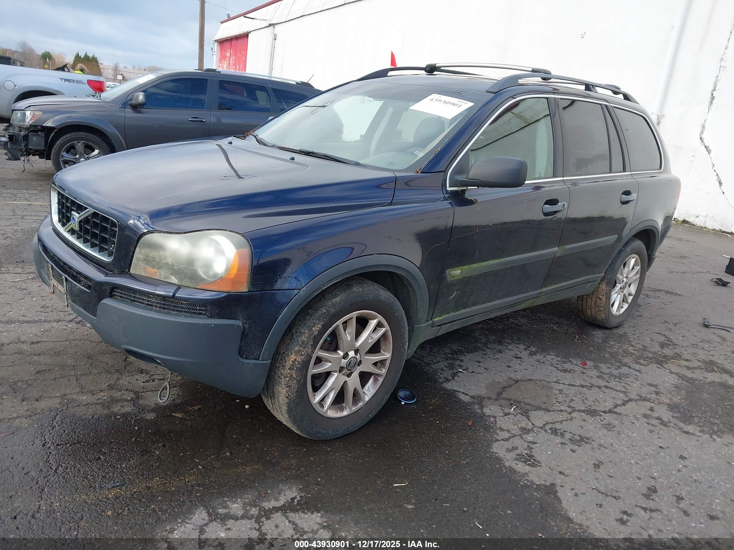 VOLVO XC90 image 2