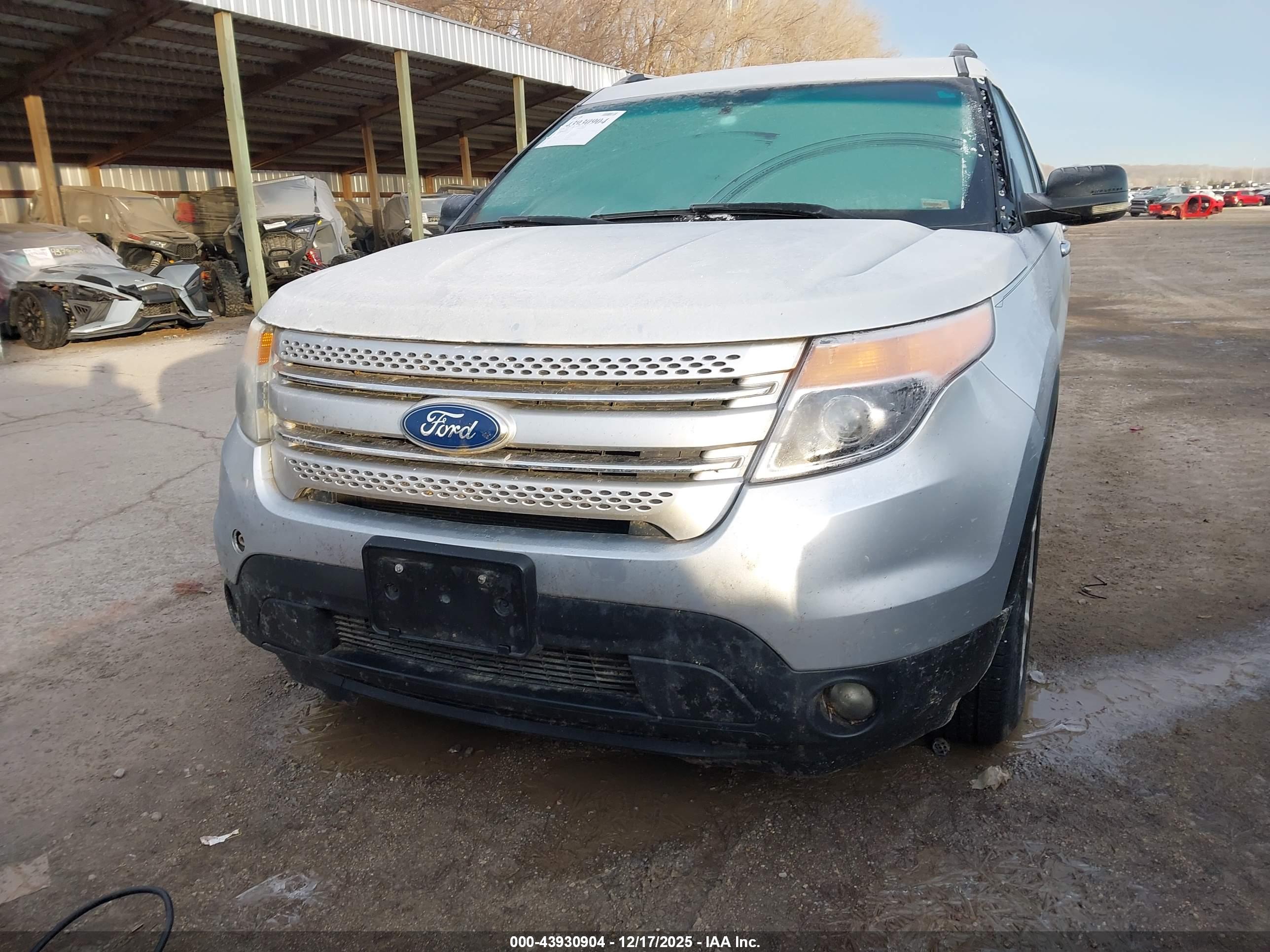 FORD EXPLORER image 6