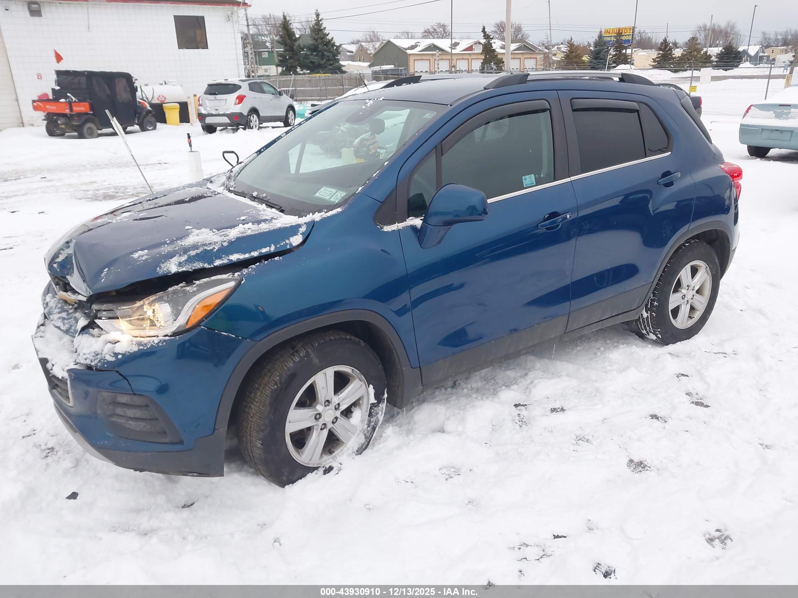 CHEVROLET TRAX image 2