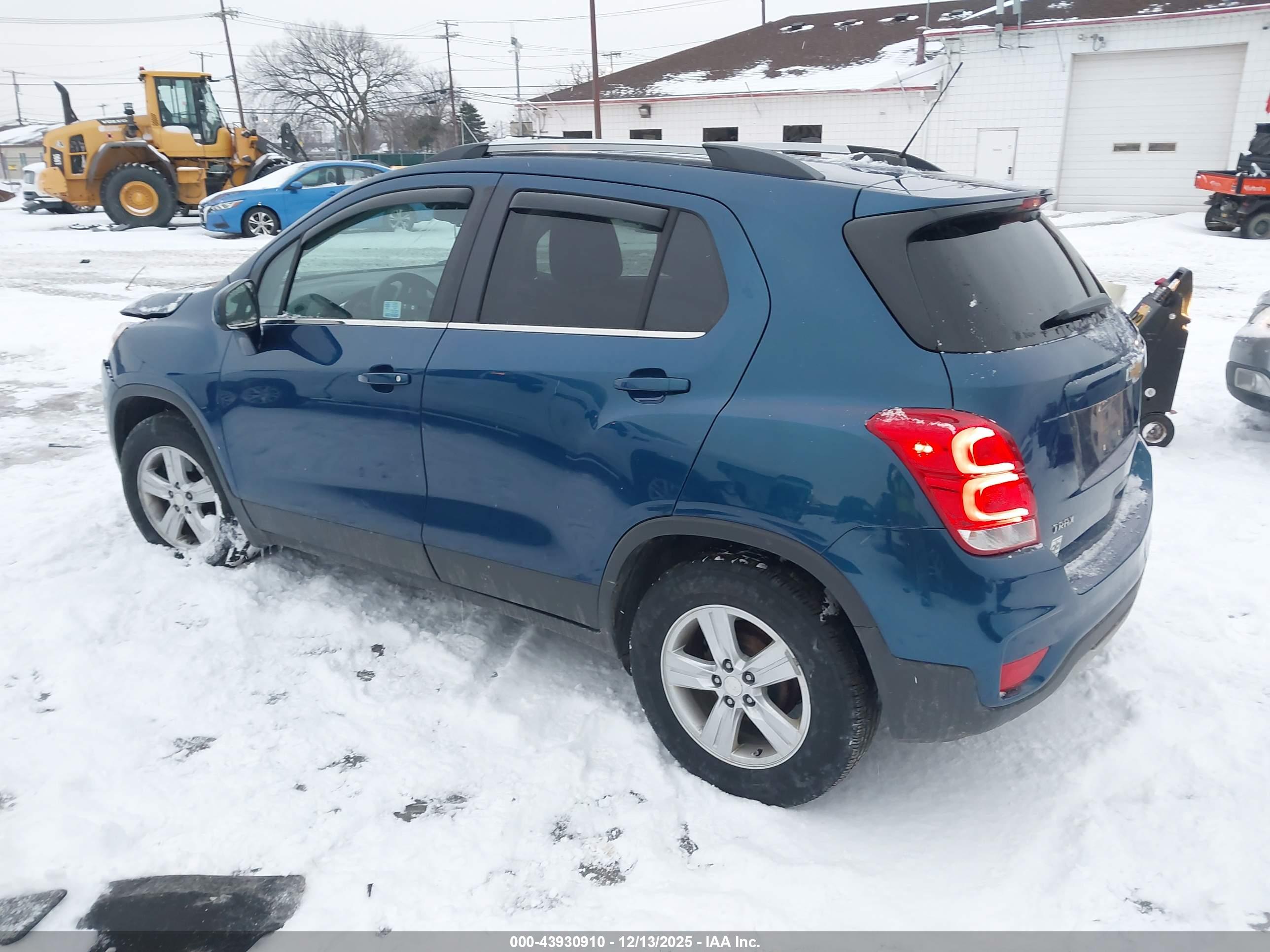 CHEVROLET TRAX image 3