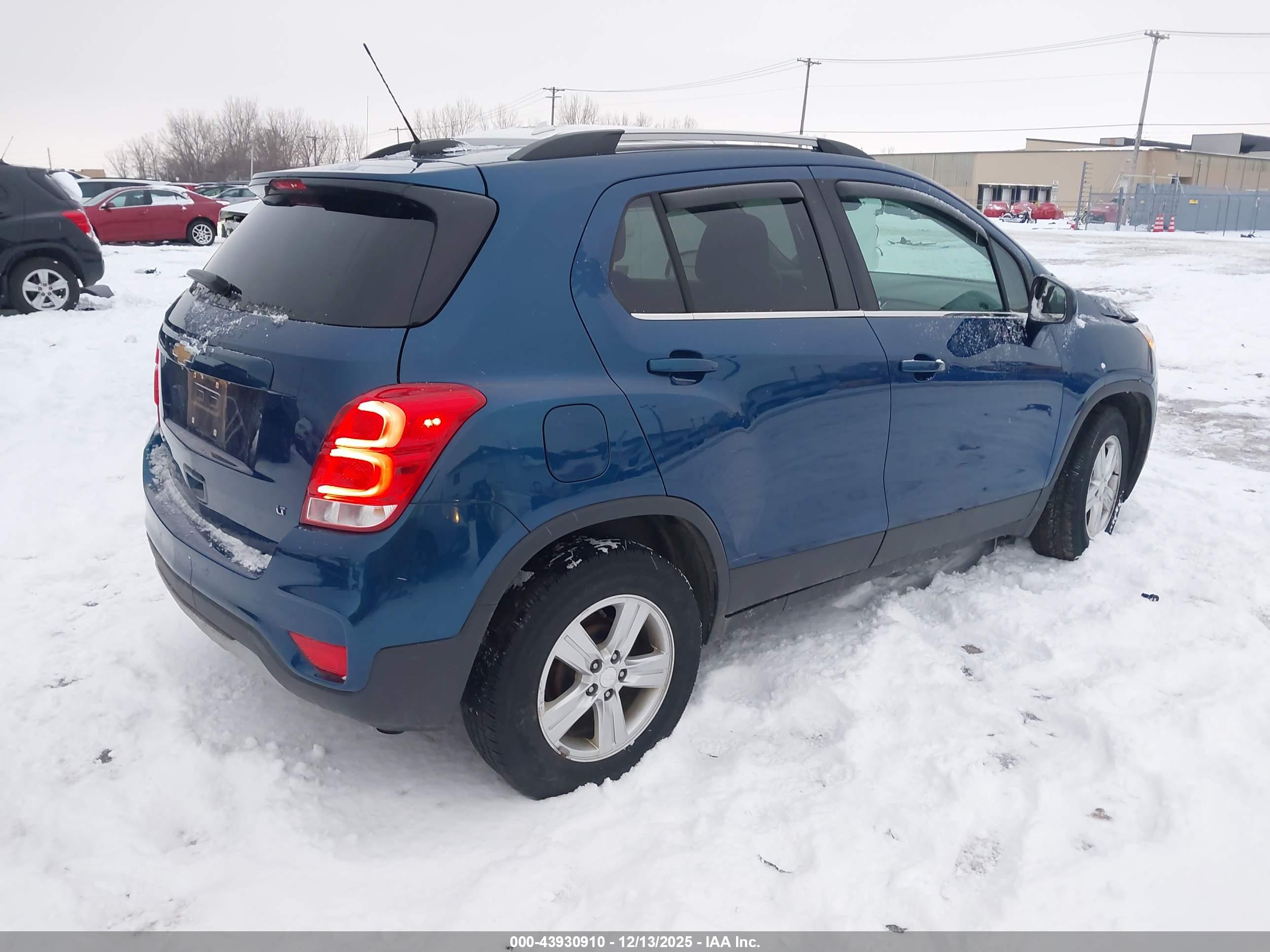 CHEVROLET TRAX image 4