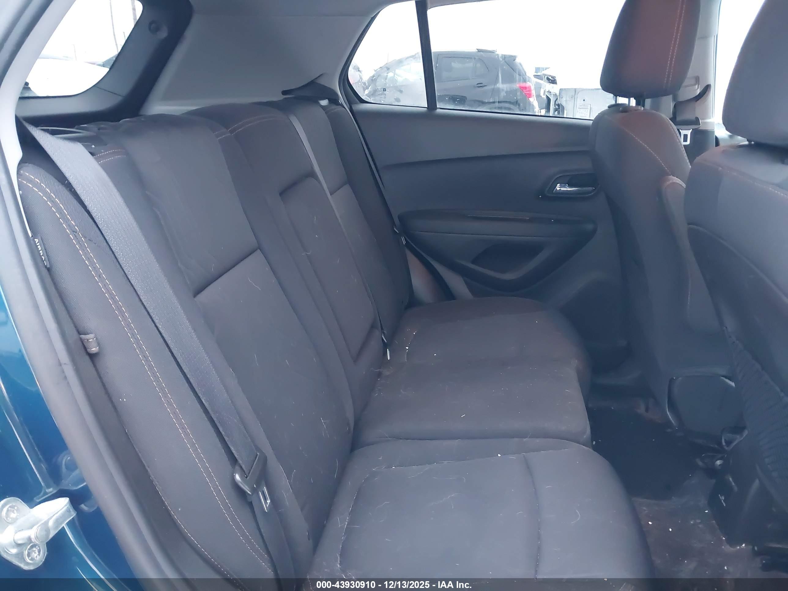 CHEVROLET TRAX image 8