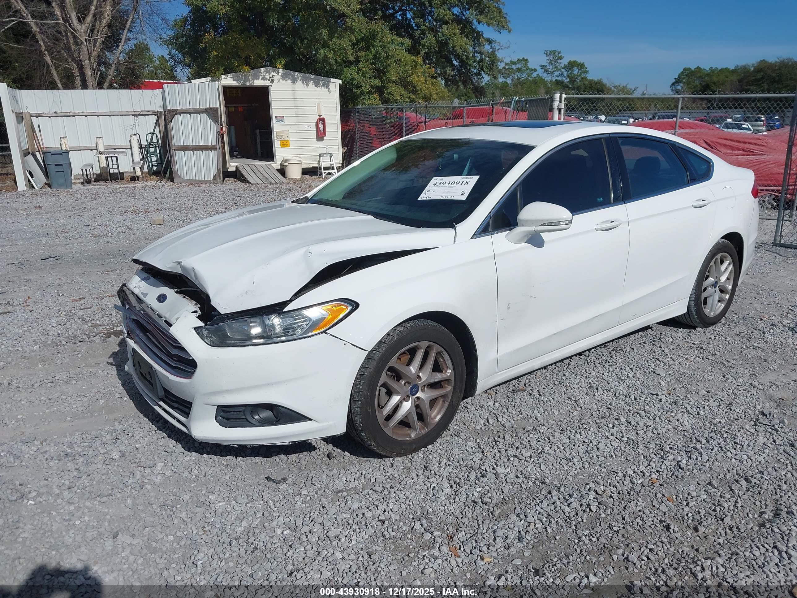 FORD FUSION image 2