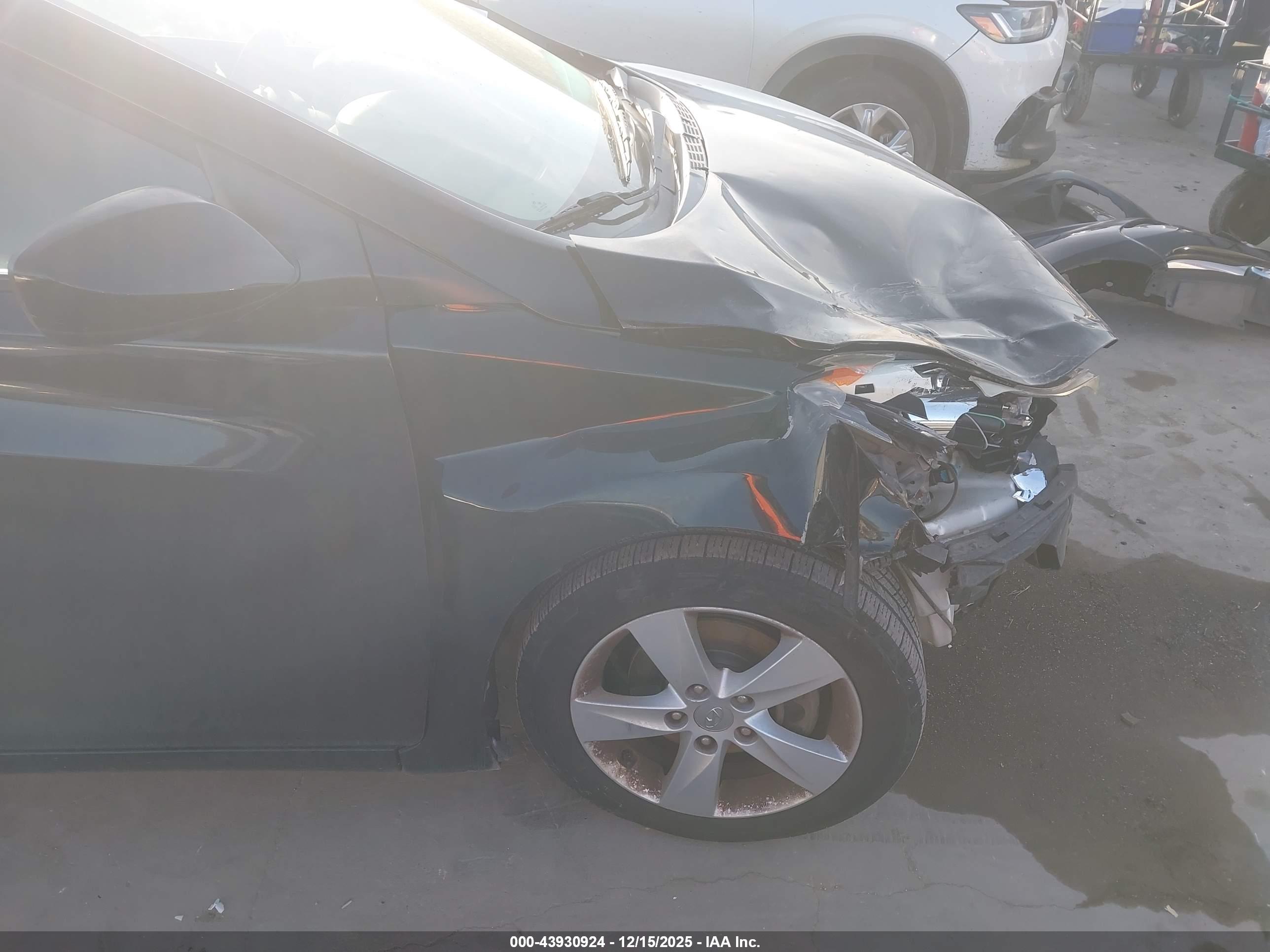 HYUNDAI ELANTRA image 6
