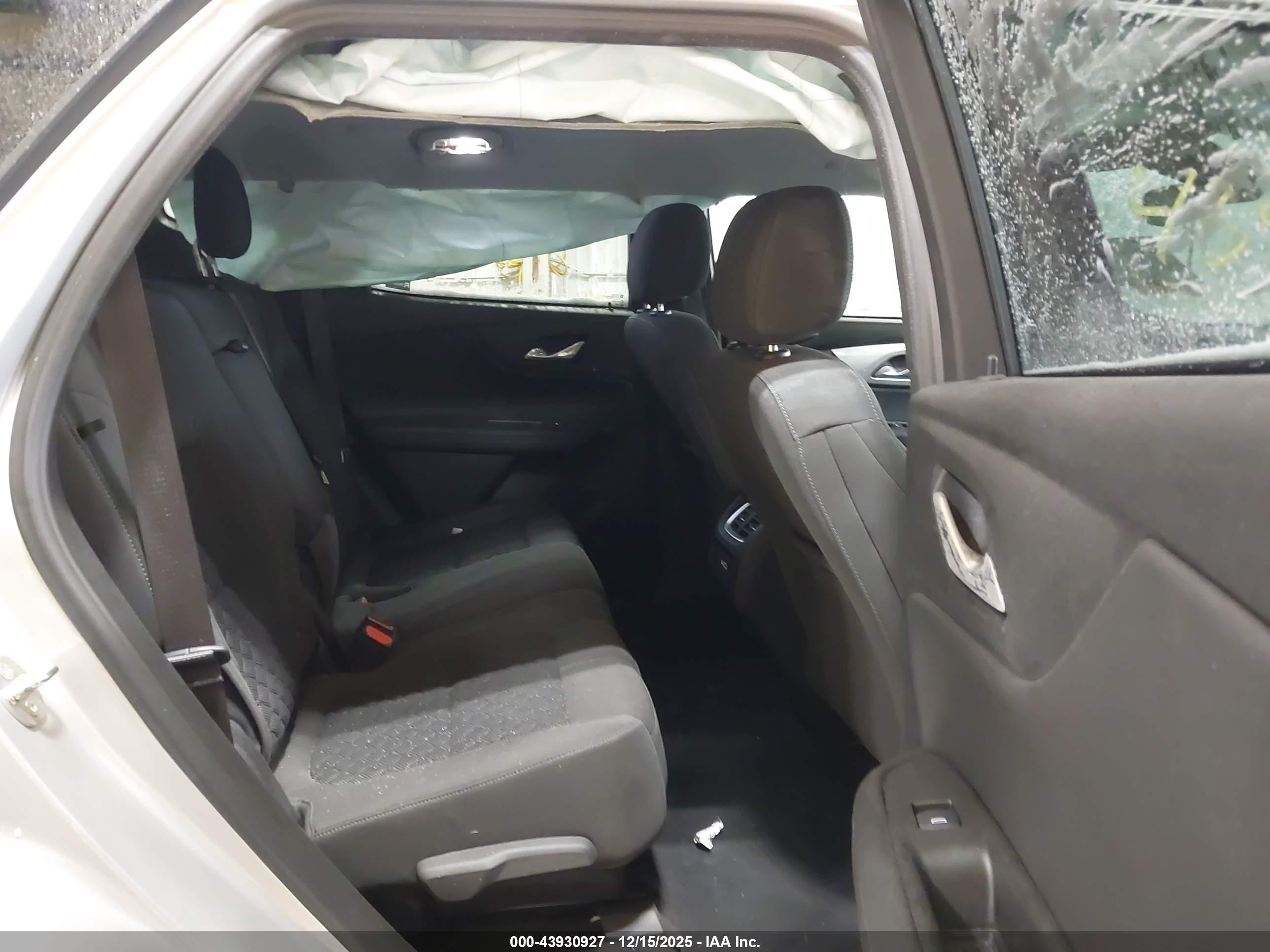 CHEVROLET BLAZER image 8