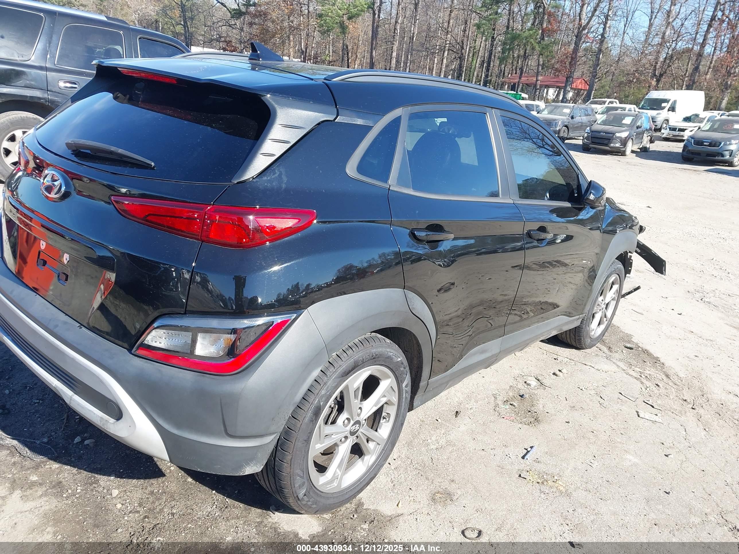 HYUNDAI KONA image 4