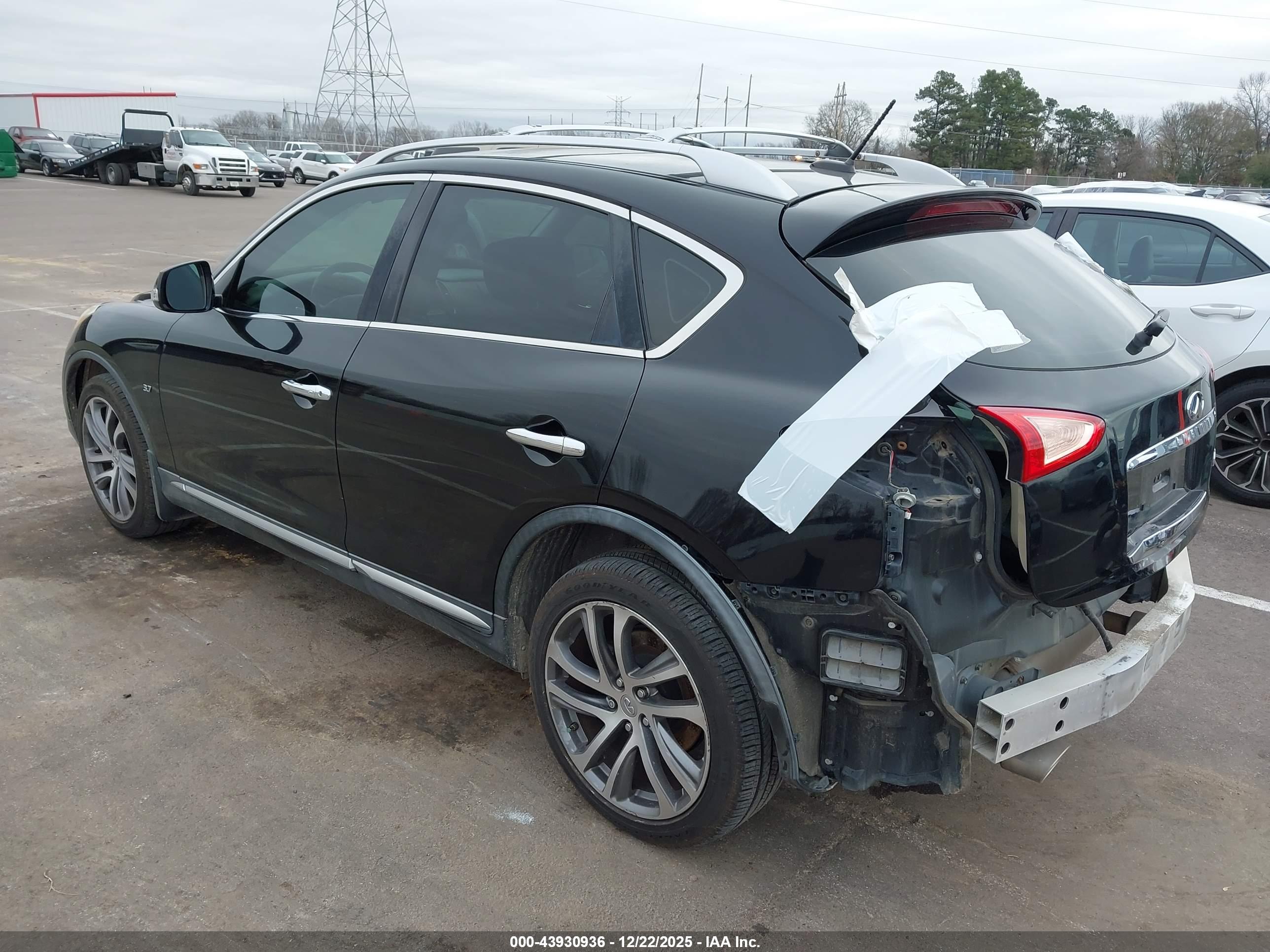 INFINITI QX50 image 3