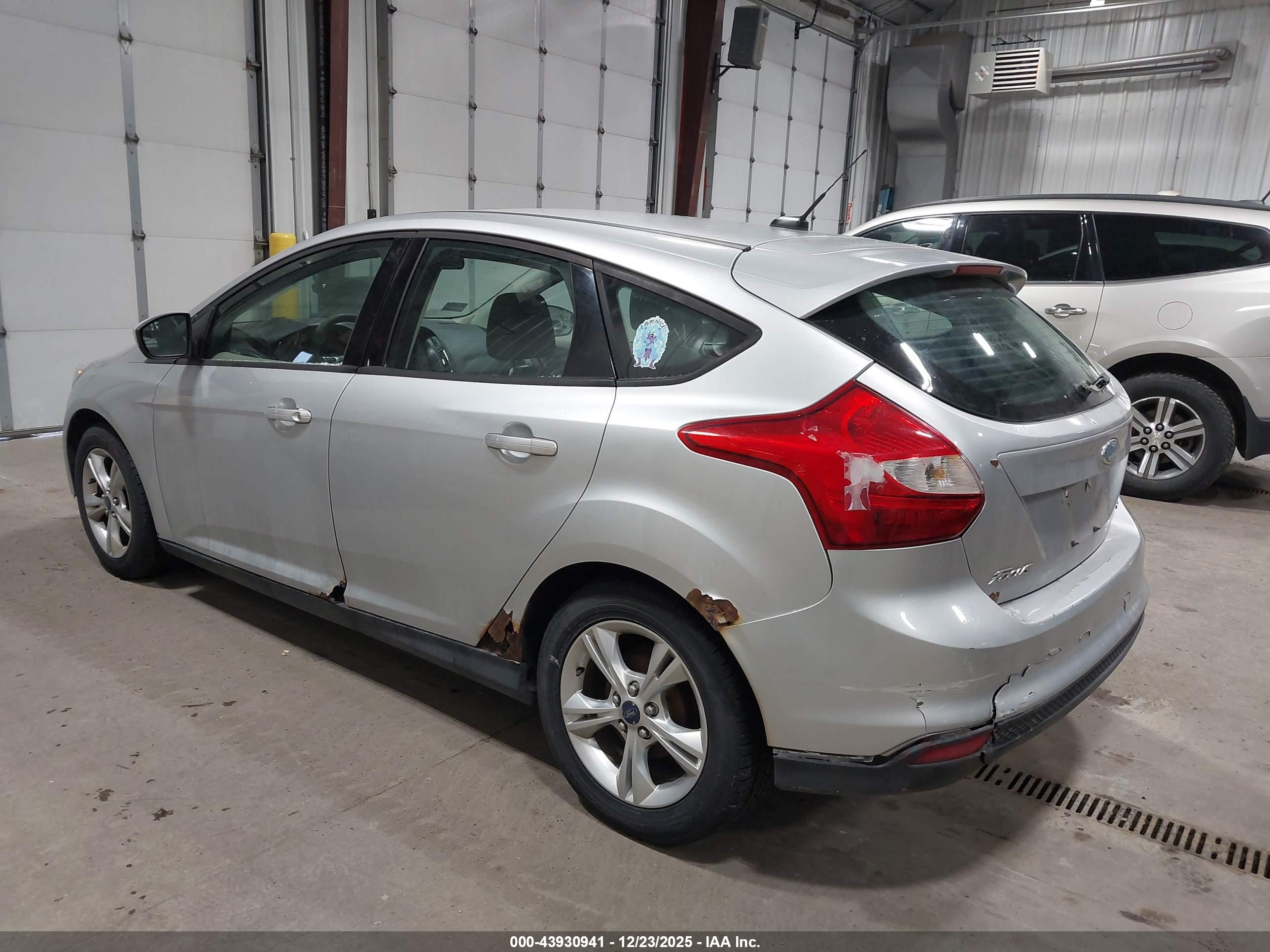 FORD FOCUS image 3