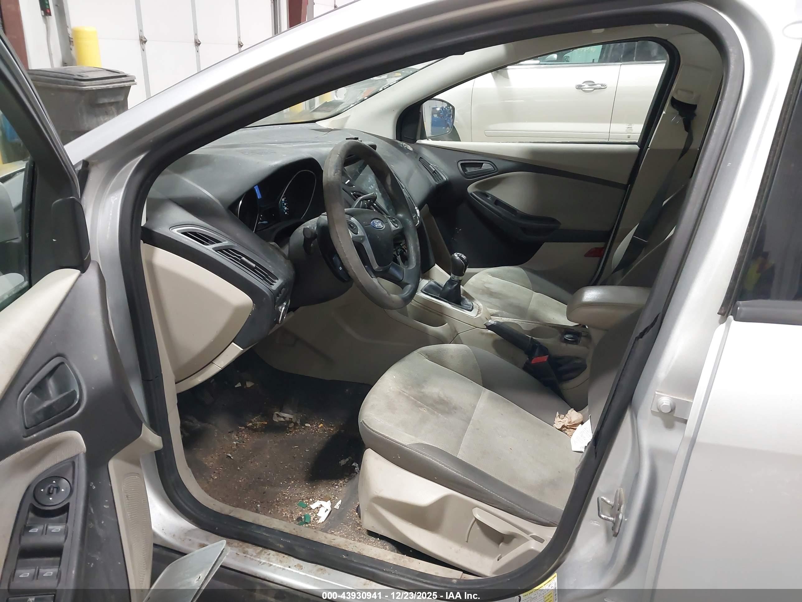 FORD FOCUS image 5
