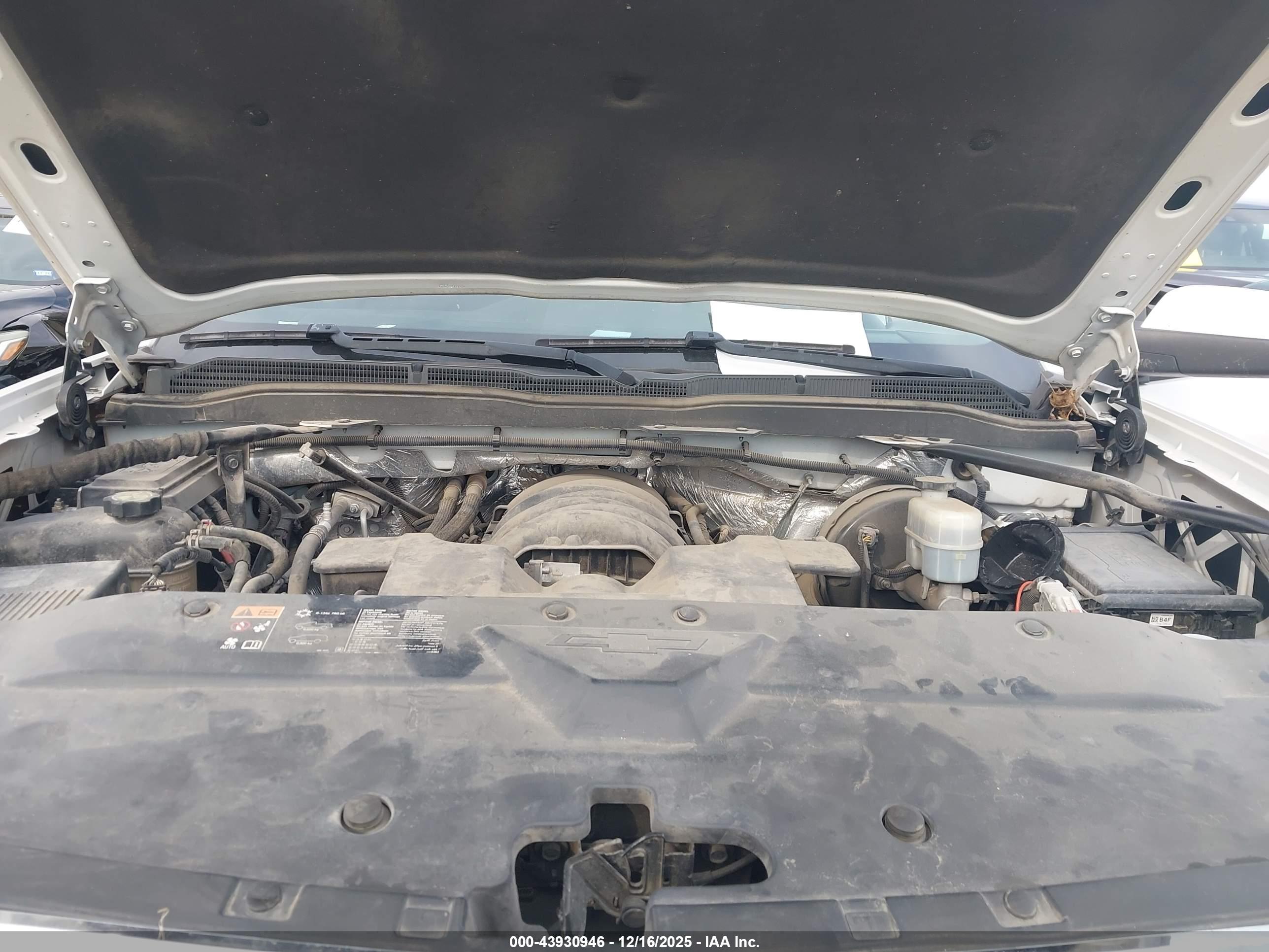 CHEVROLET SILVERADO image 10