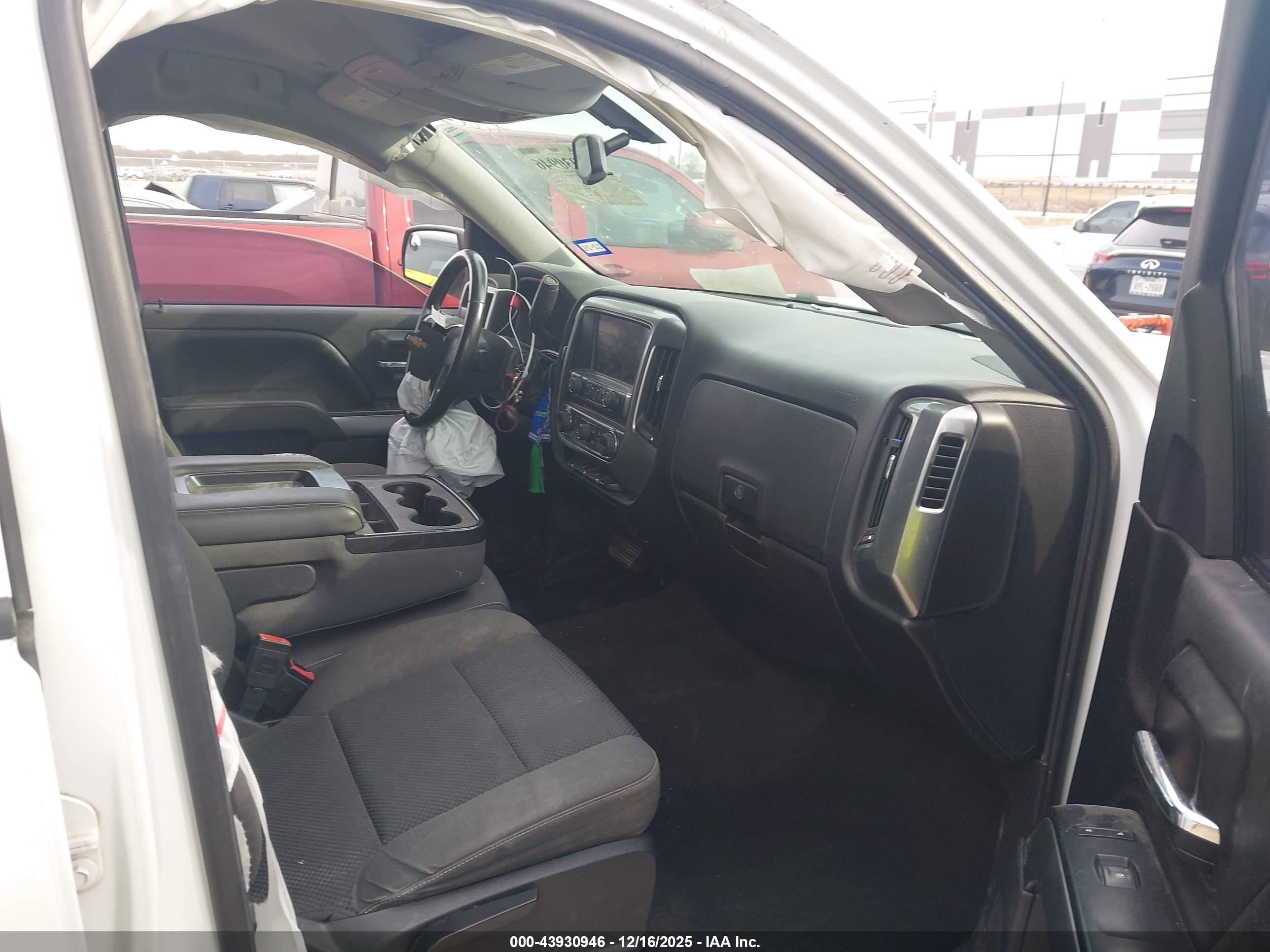 CHEVROLET SILVERADO image 5