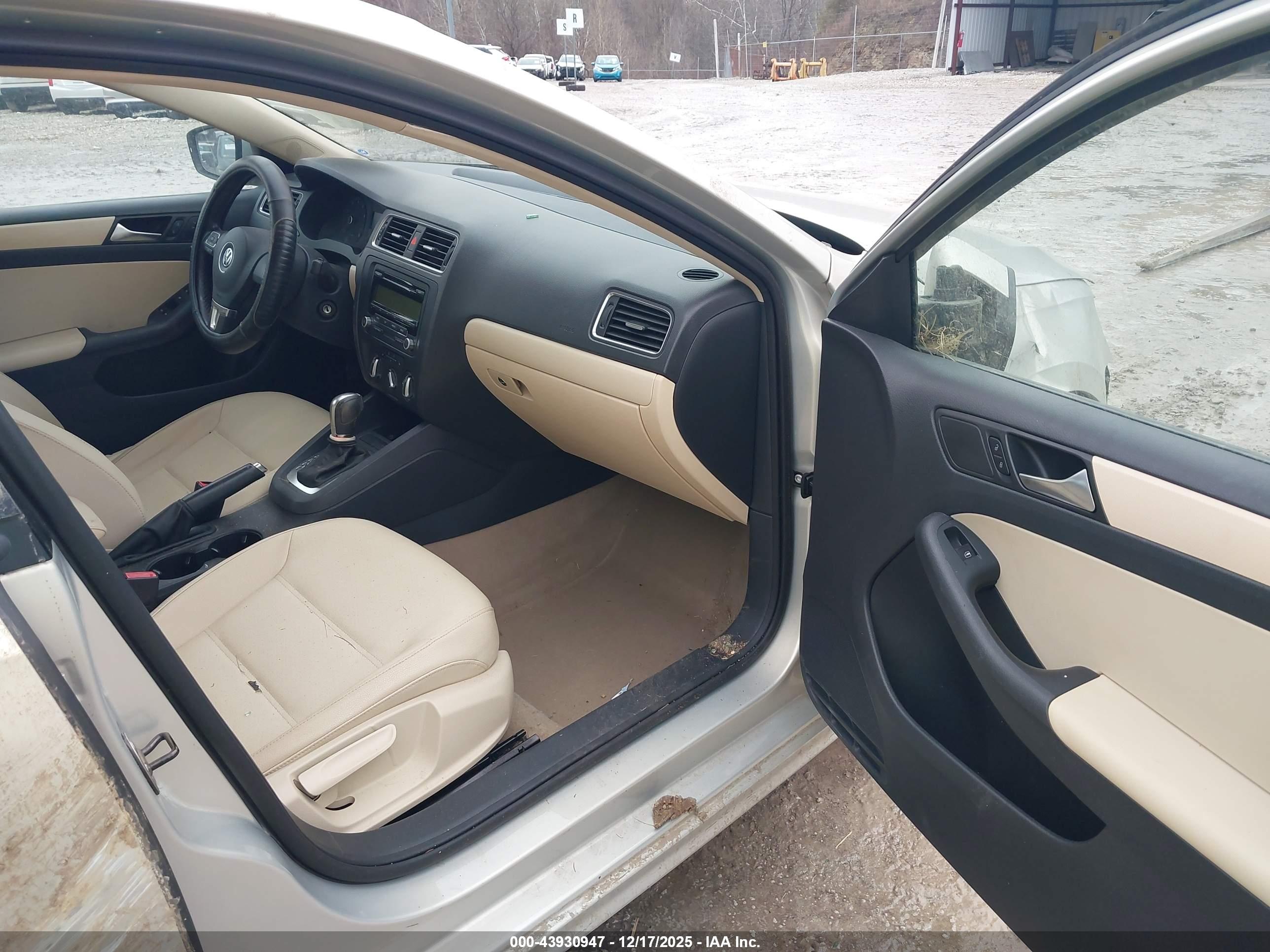 VOLKSWAGEN JETTA image 5