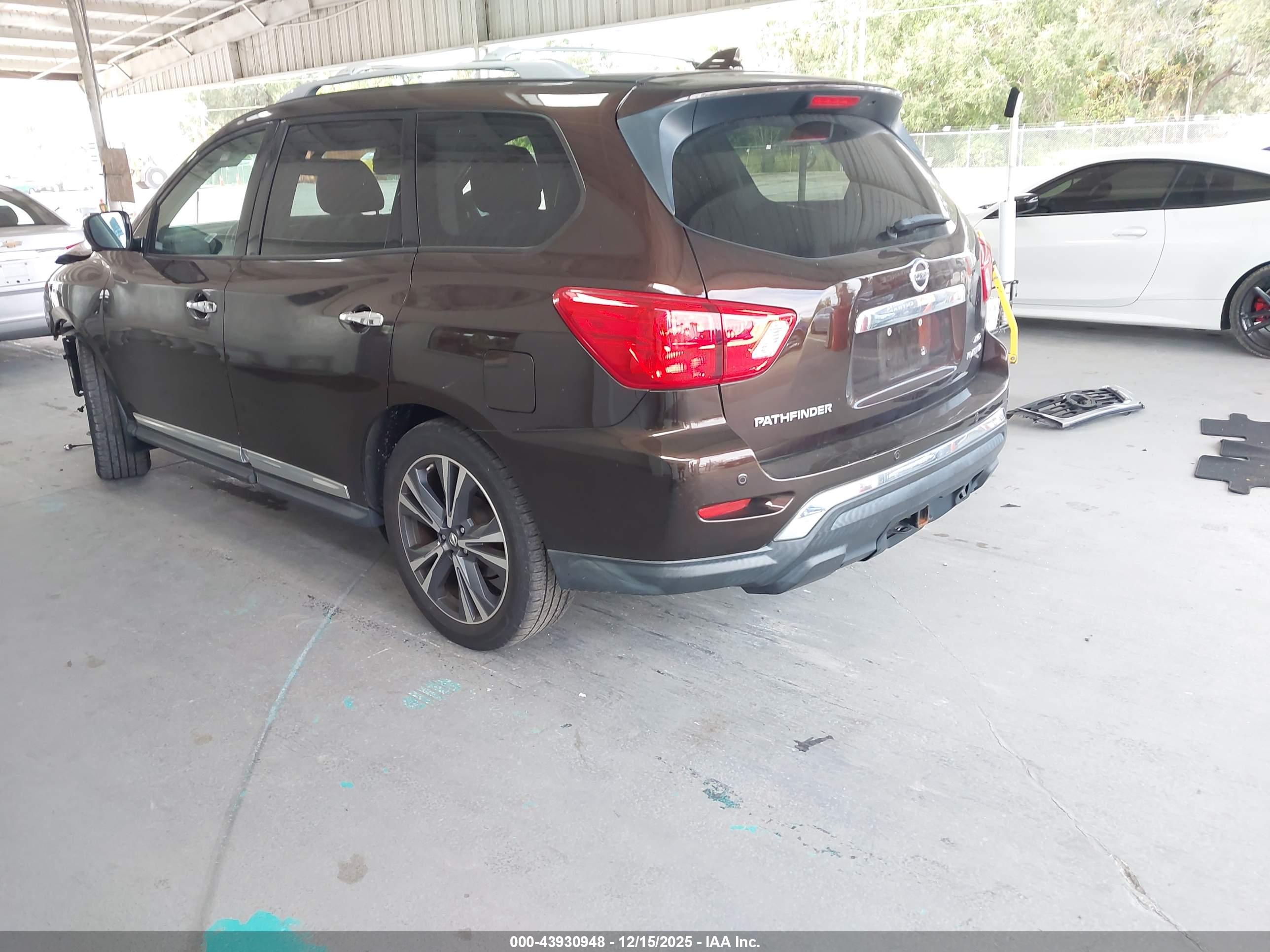 NISSAN PATHFINDER image 3