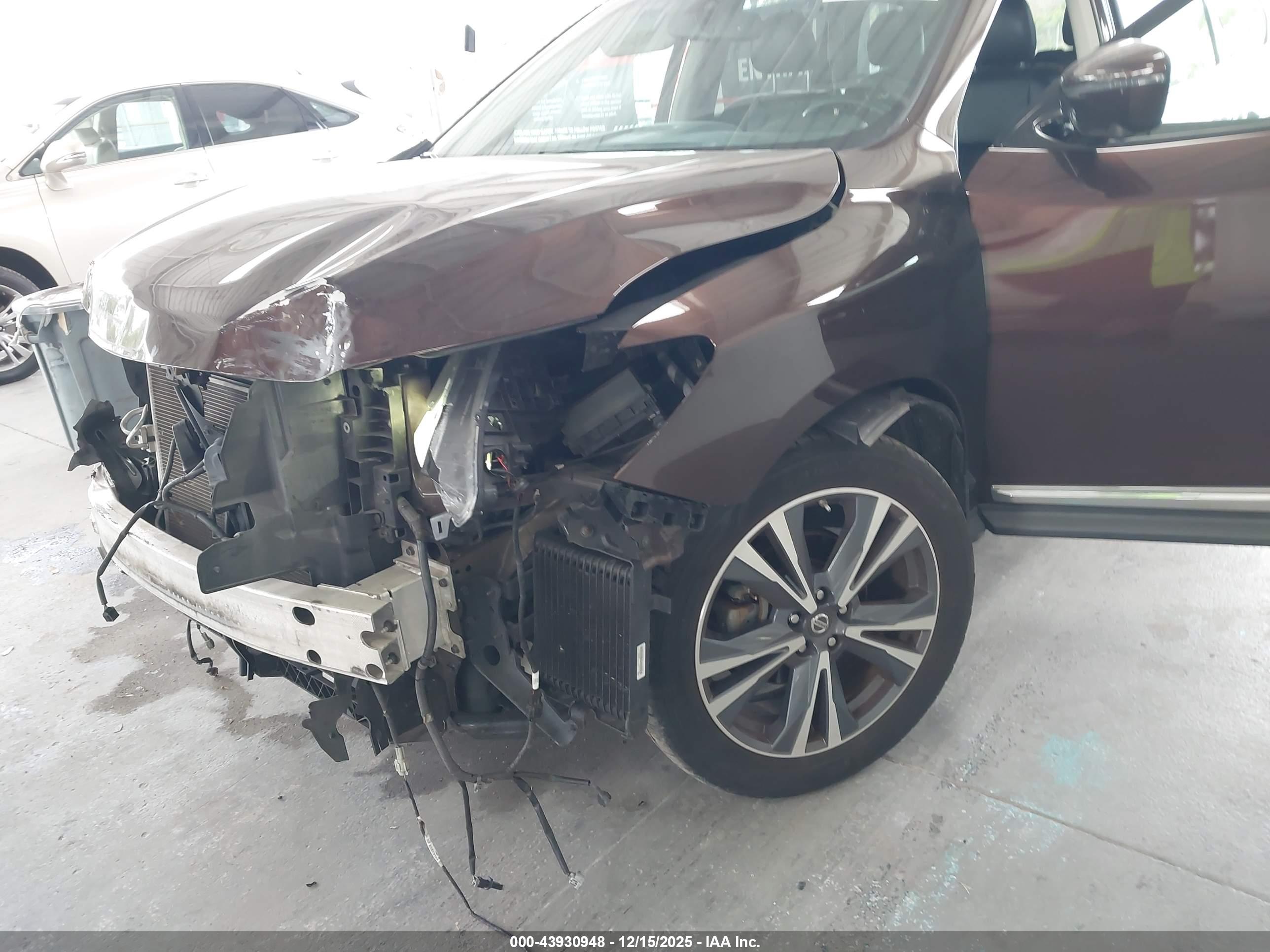 NISSAN PATHFINDER image 6