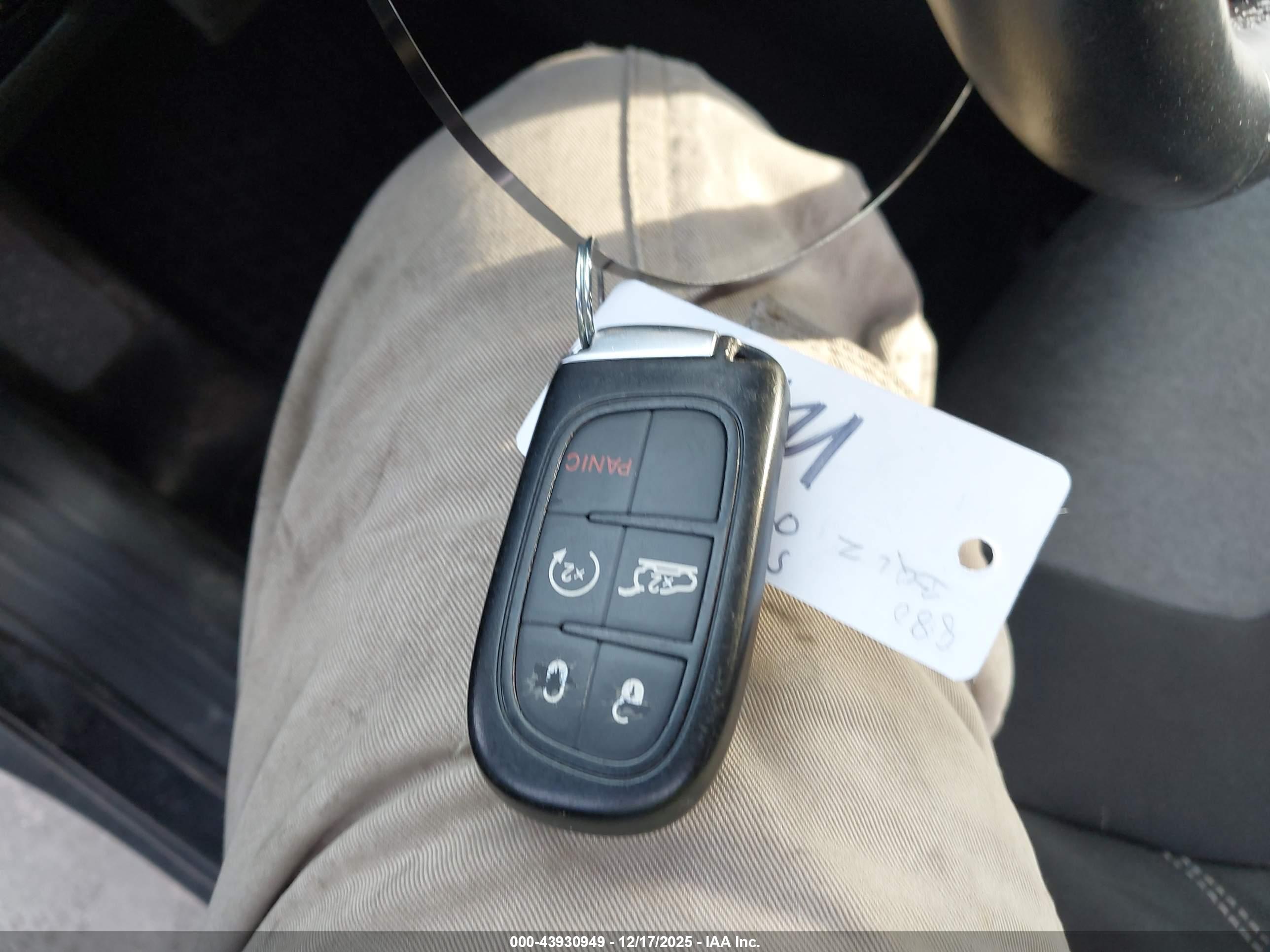 JEEP CHEROKEE image 11