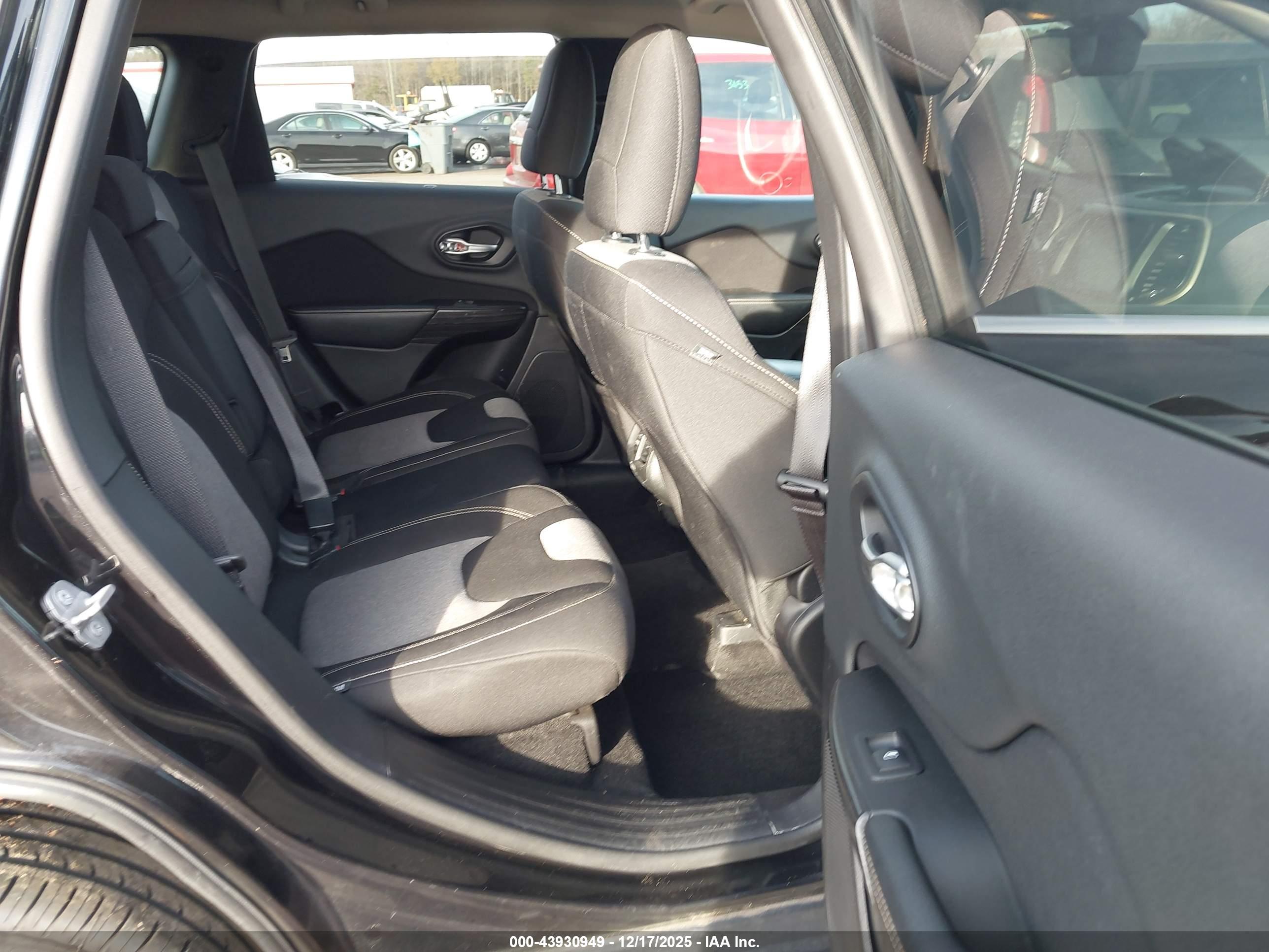 JEEP CHEROKEE image 8