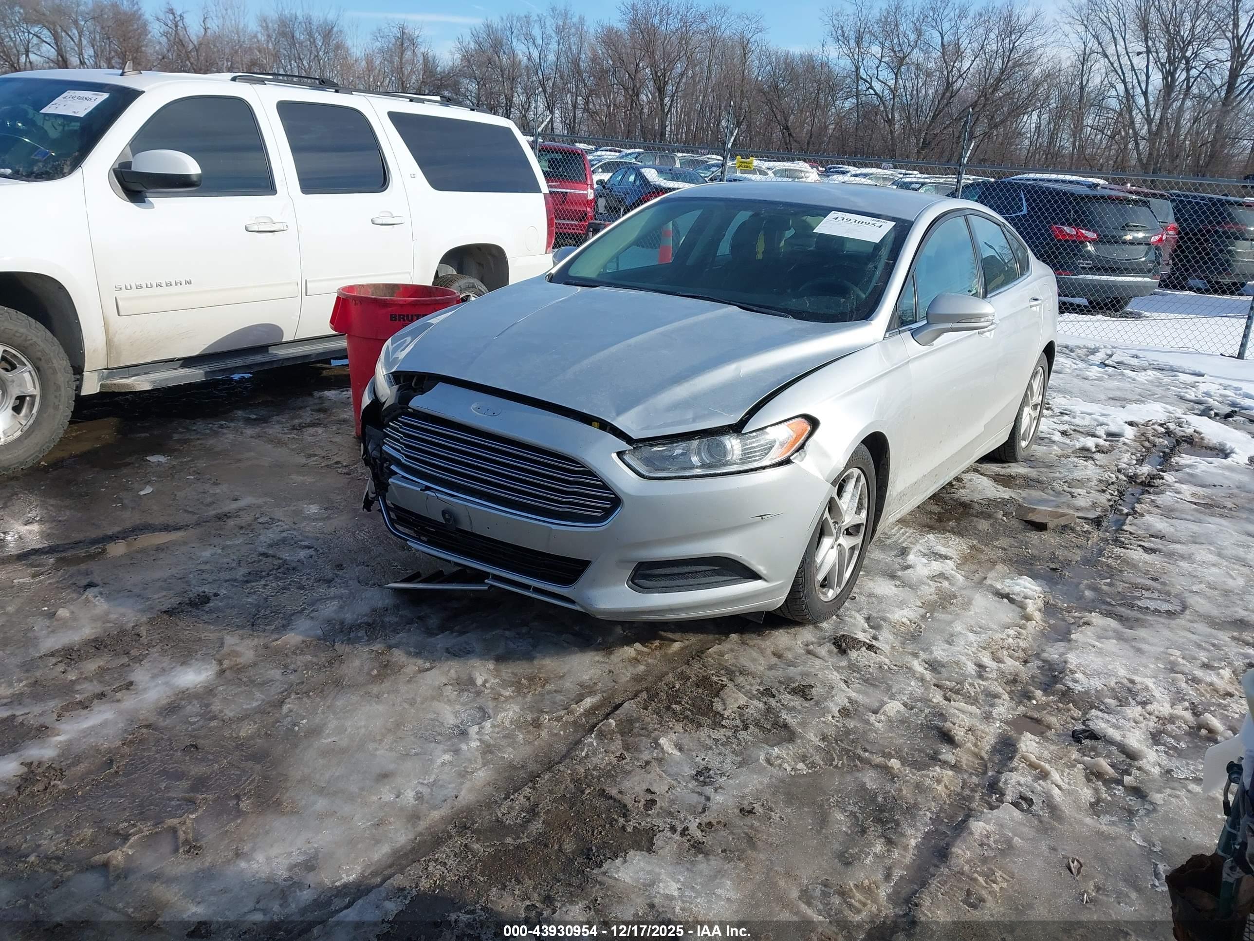 FORD FUSION image 2