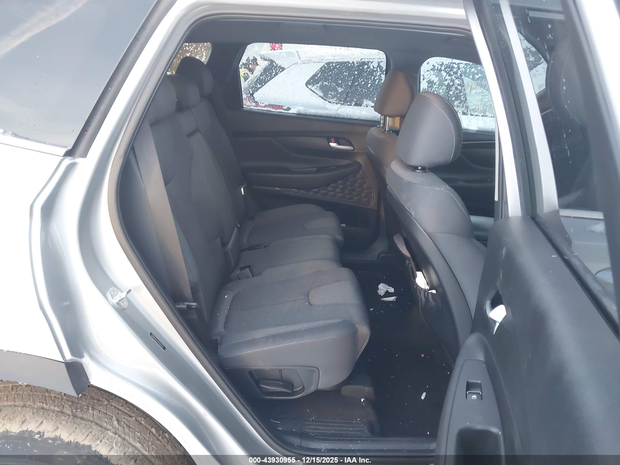 HYUNDAI SANTA image 8