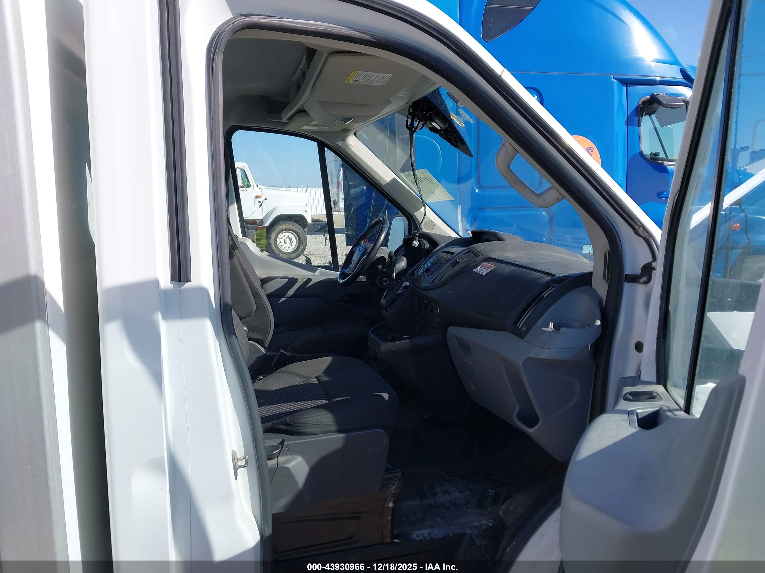 FORD TRANSIT-350 image 5