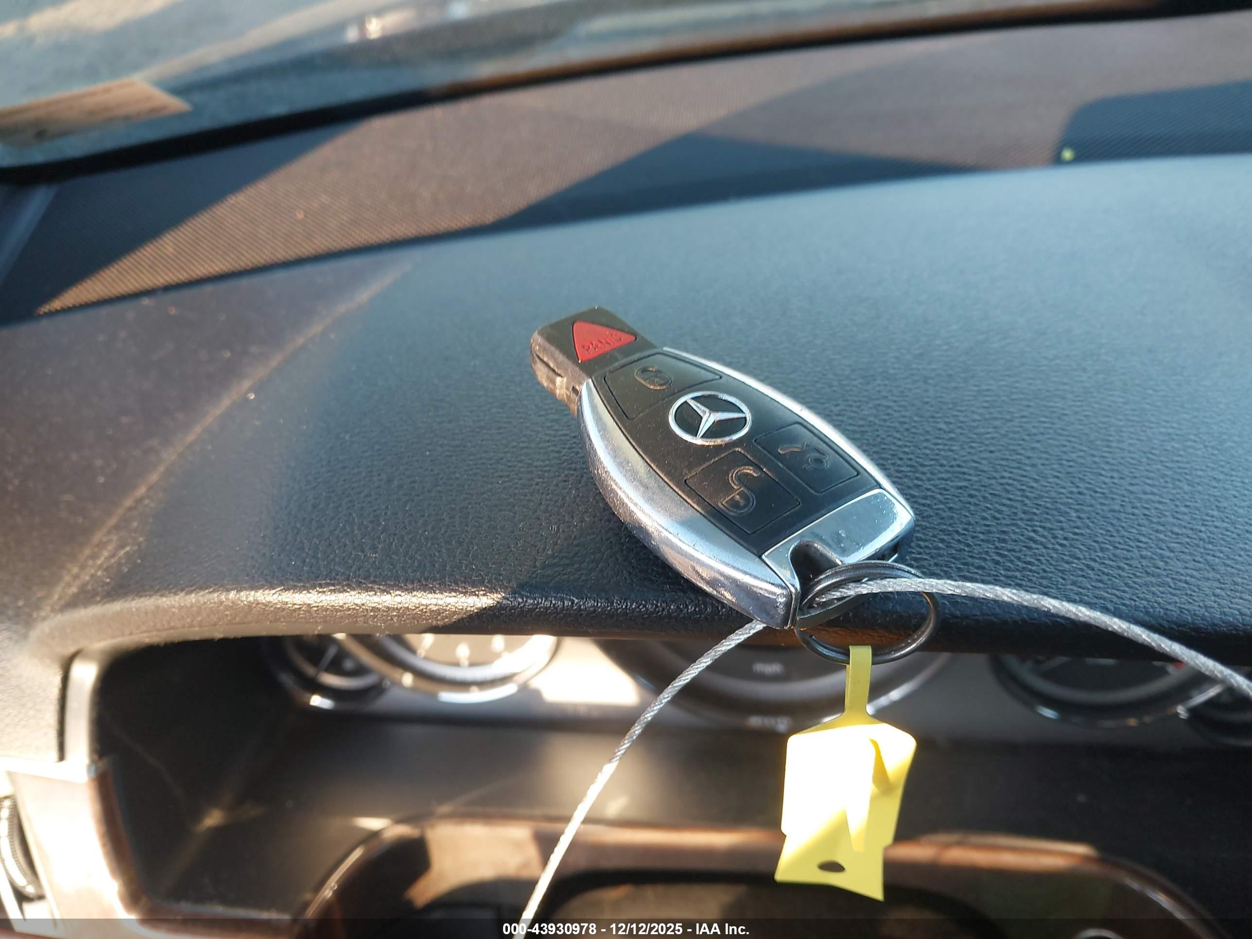 MERCEDES-BENZ E image 11