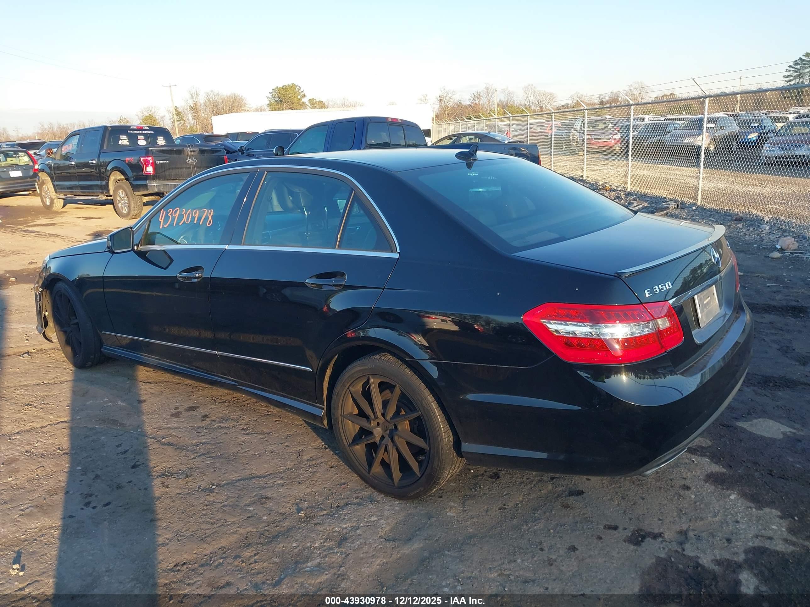 MERCEDES-BENZ E image 3