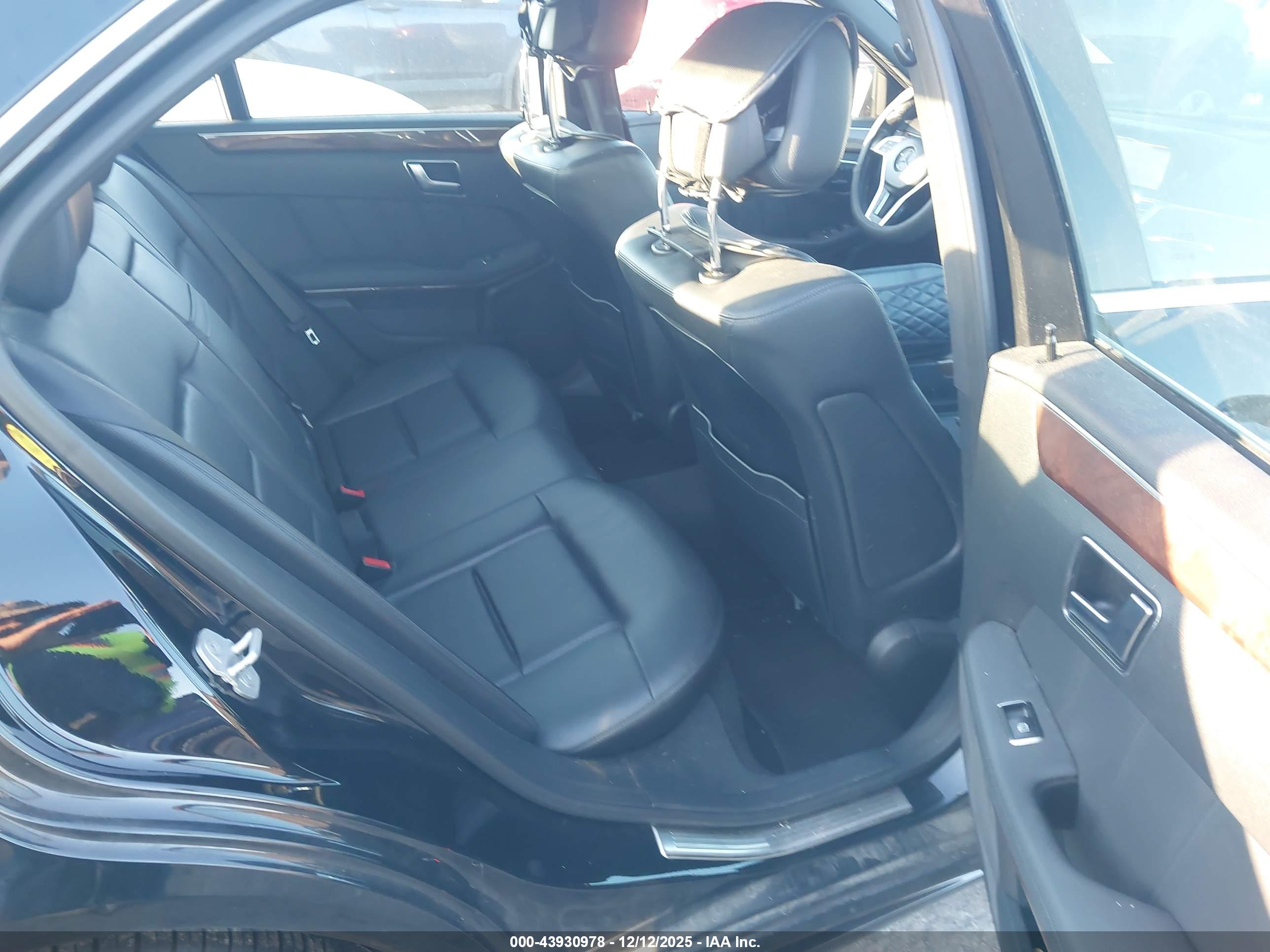 MERCEDES-BENZ E image 8