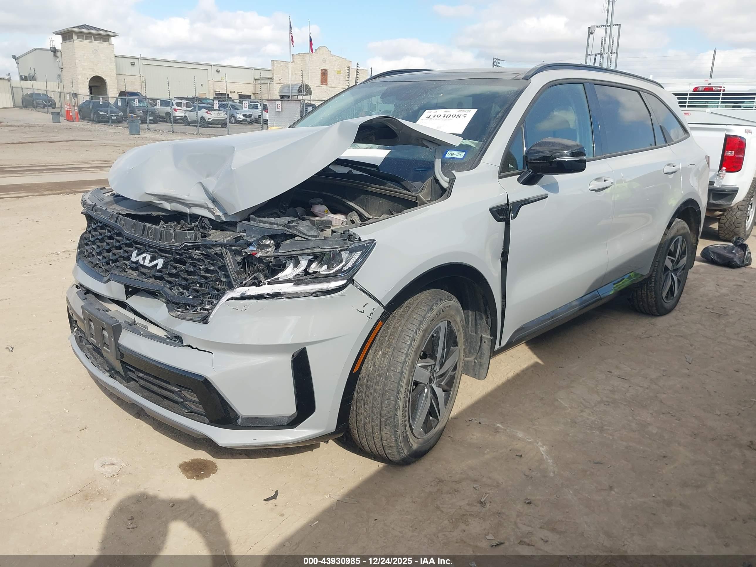 KIA SORENTO image 2