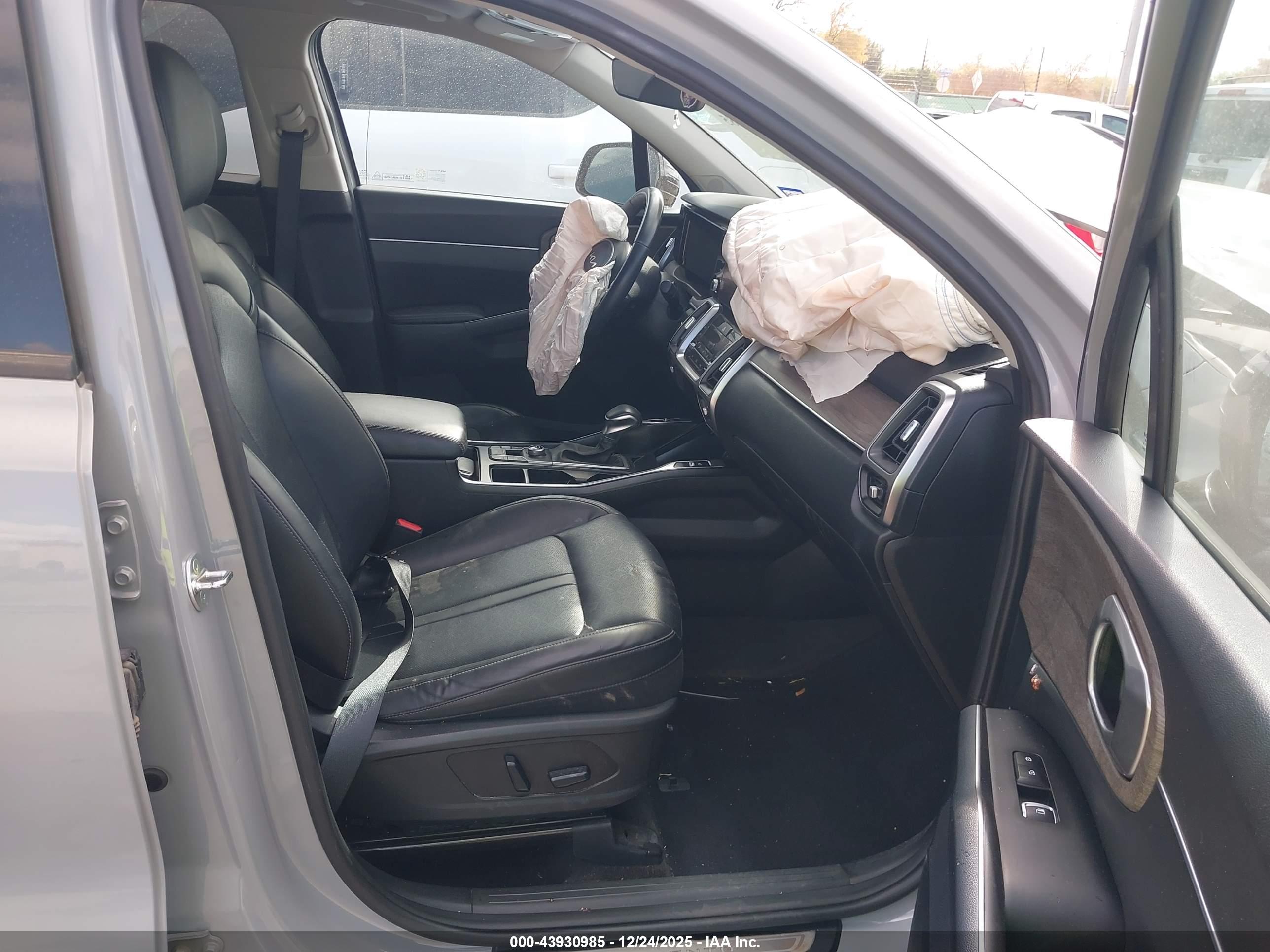 KIA SORENTO image 5
