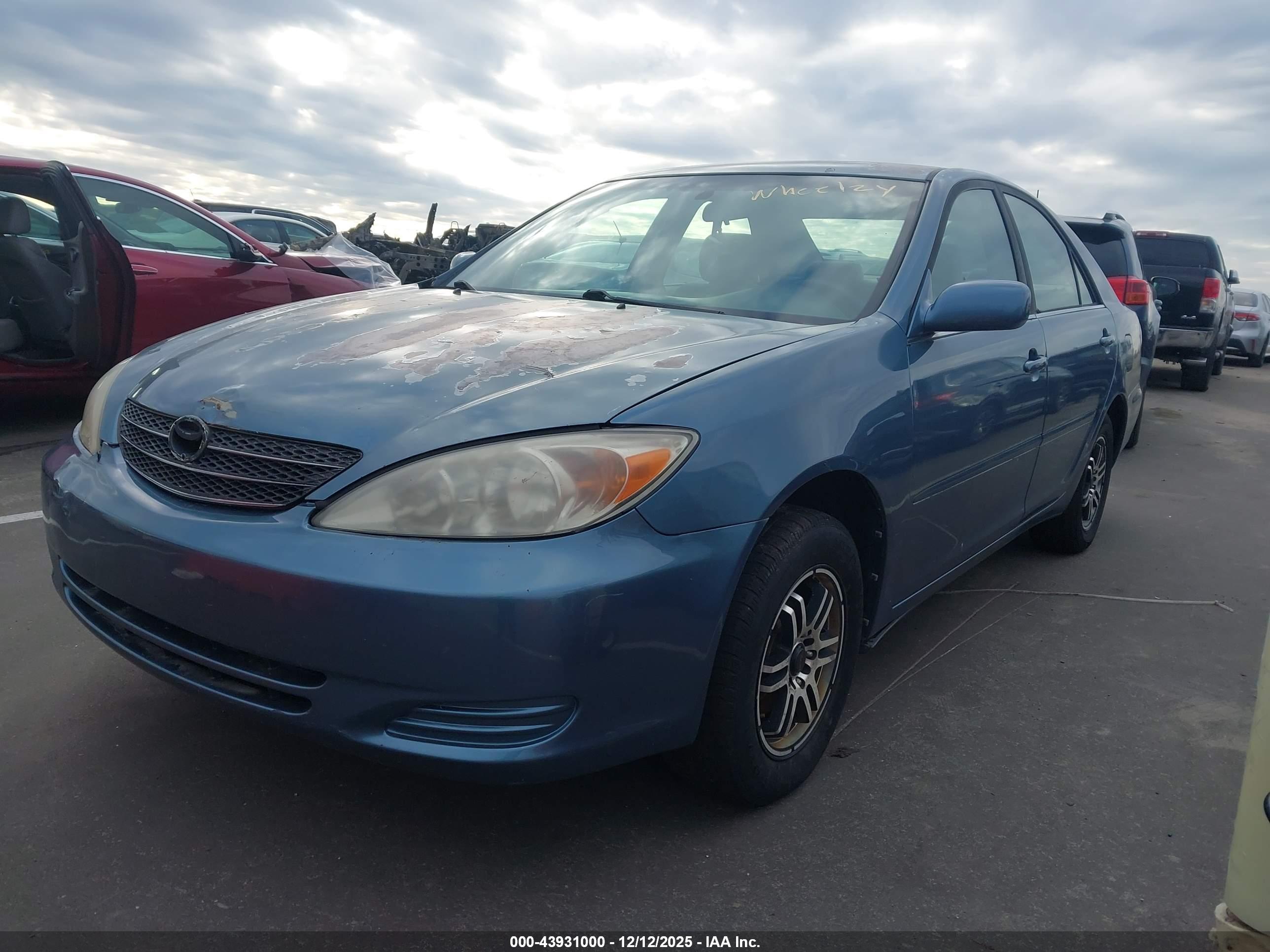 TOYOTA CAMRY image 2