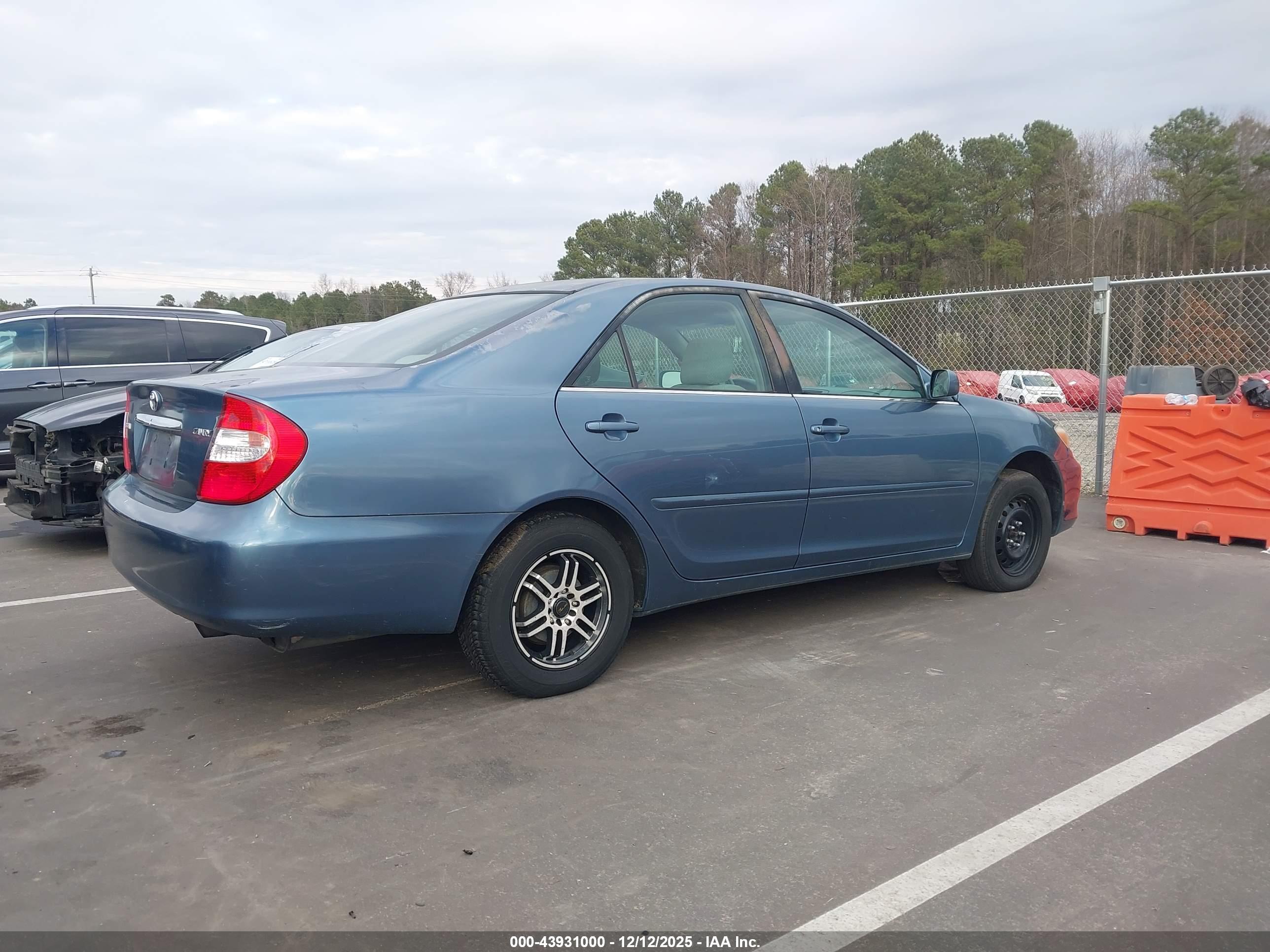 TOYOTA CAMRY image 4