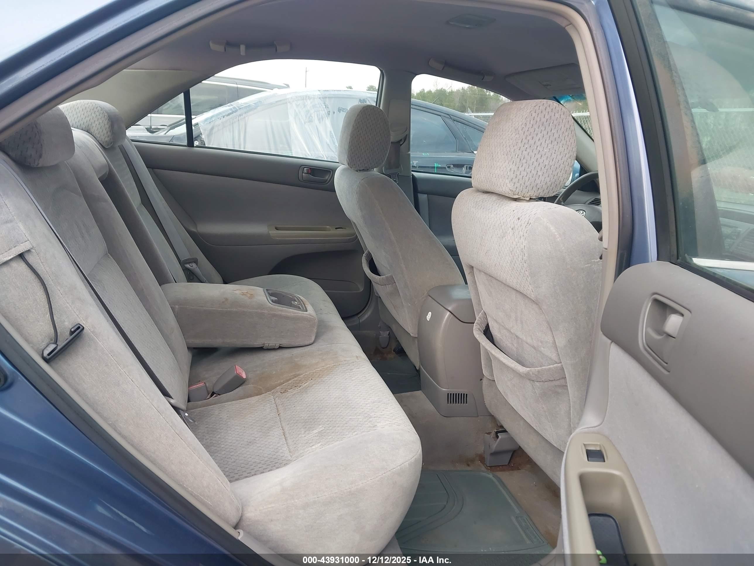 TOYOTA CAMRY image 8