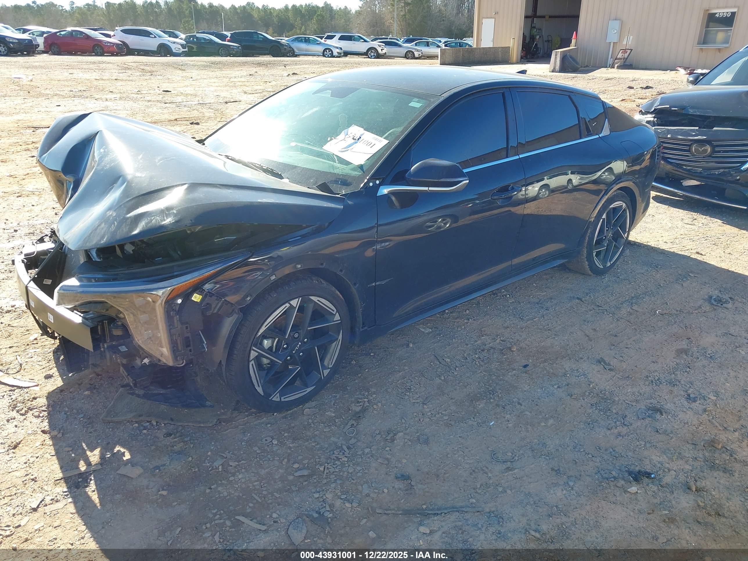 KIA K4 image 2