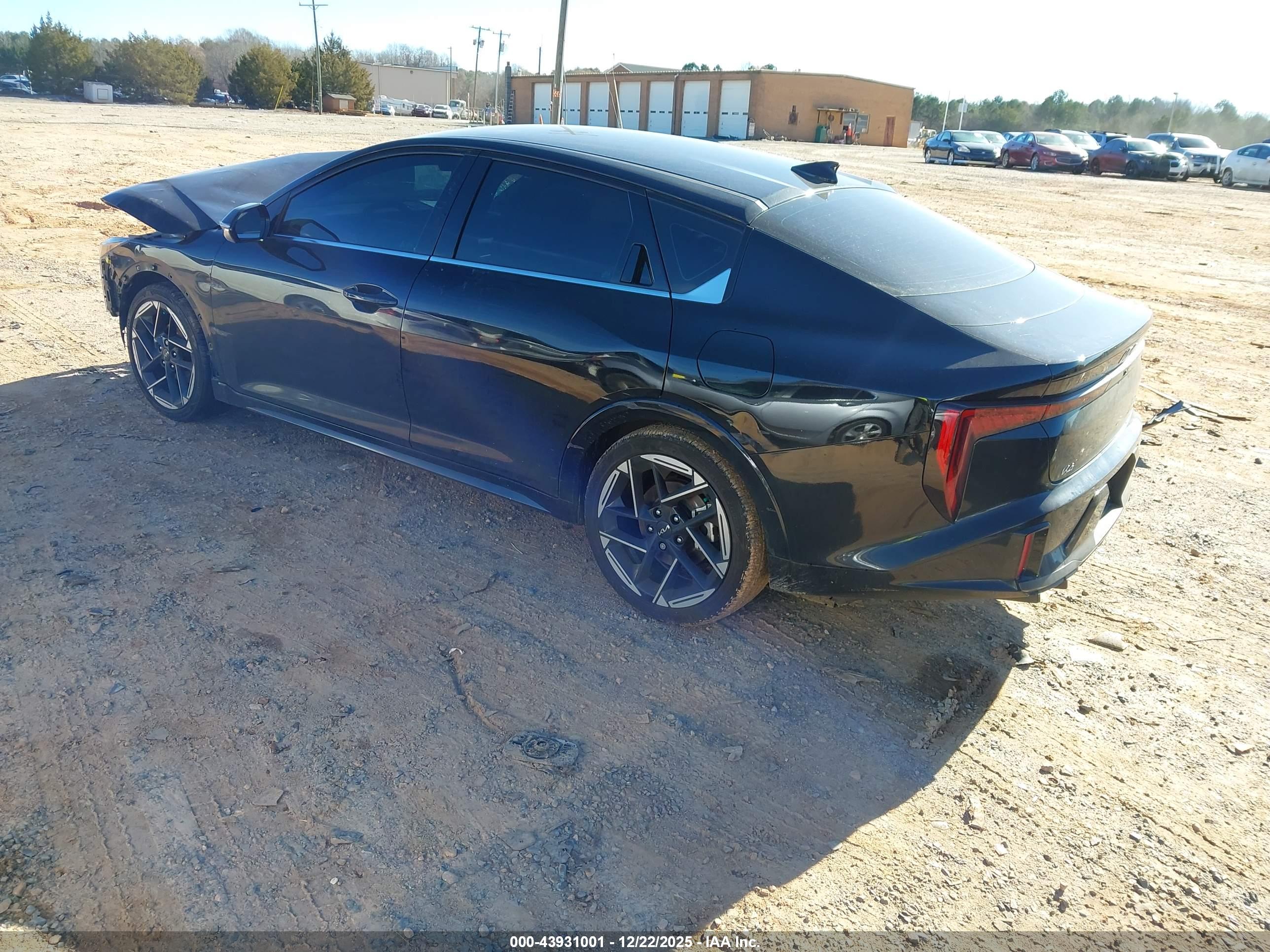 KIA K4 image 3