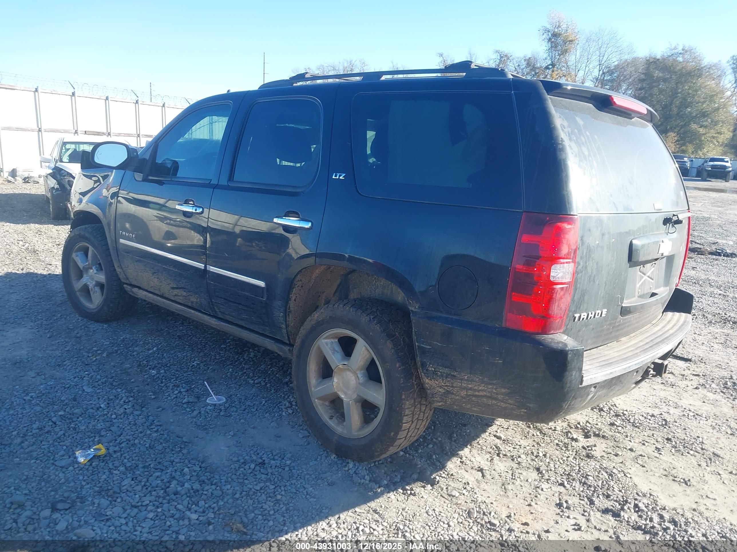 CHEVROLET TAHOE image 3
