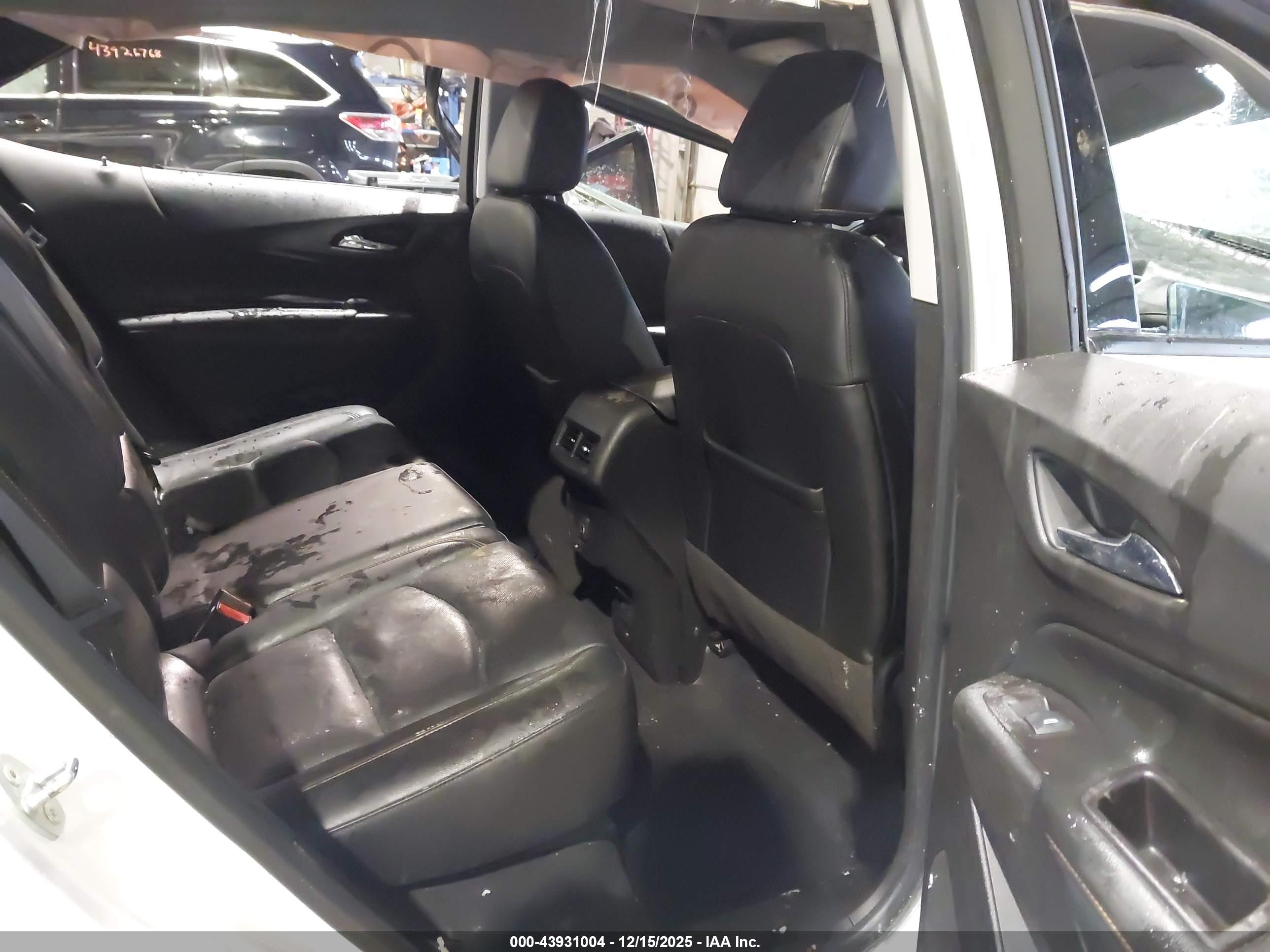 CHEVROLET EQUINOX image 8