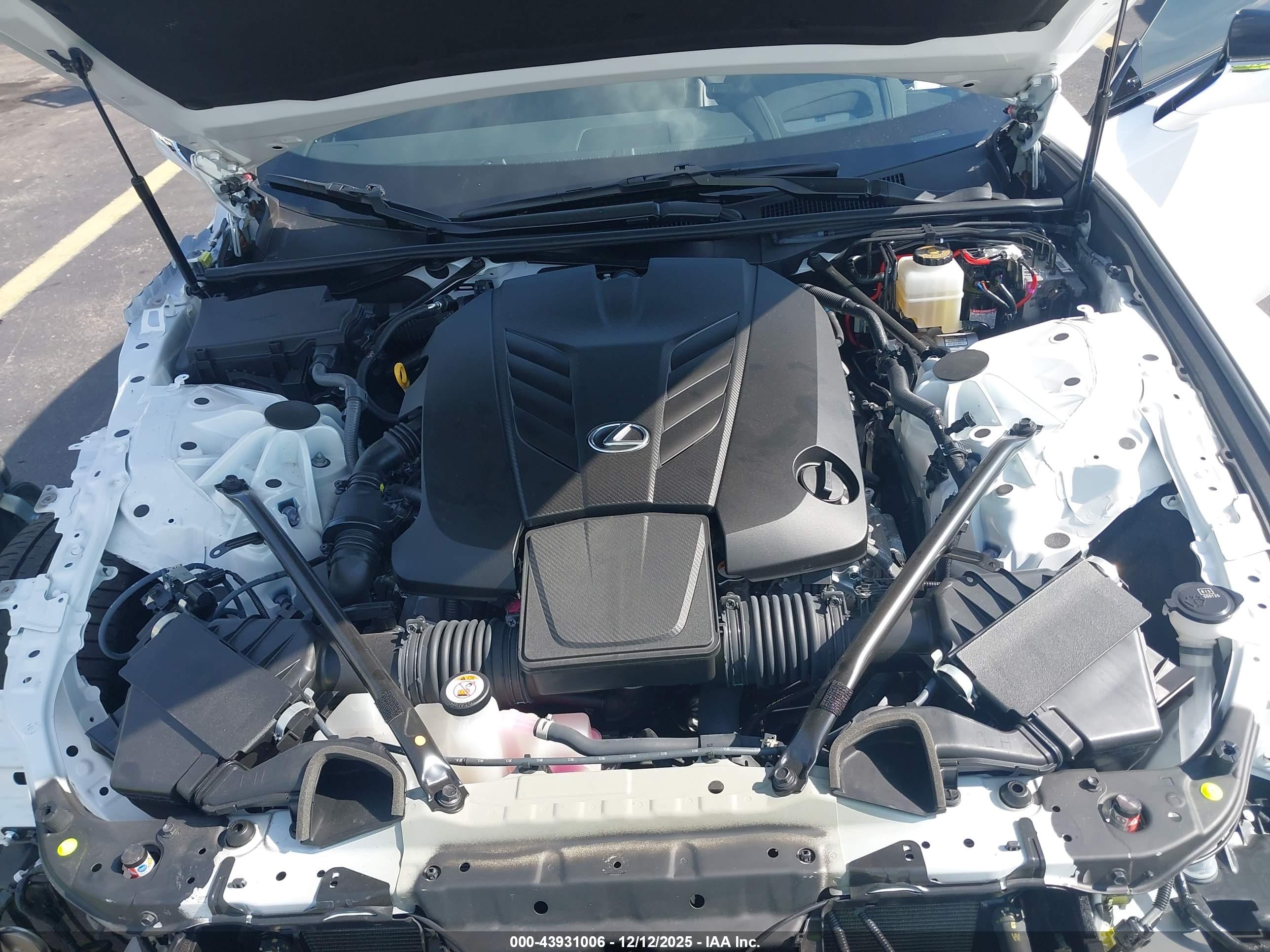 LEXUS LC image 10