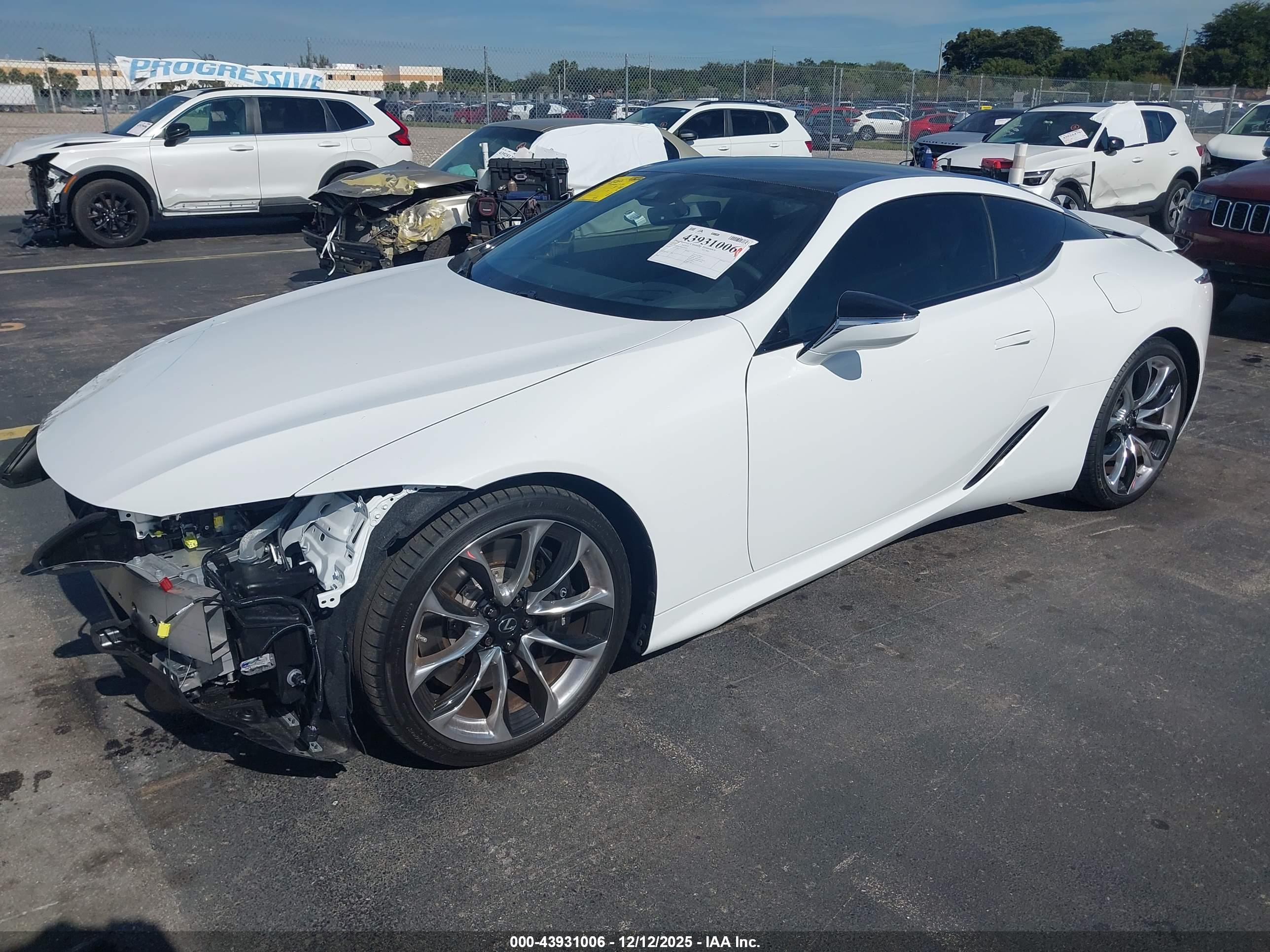 LEXUS LC image 2
