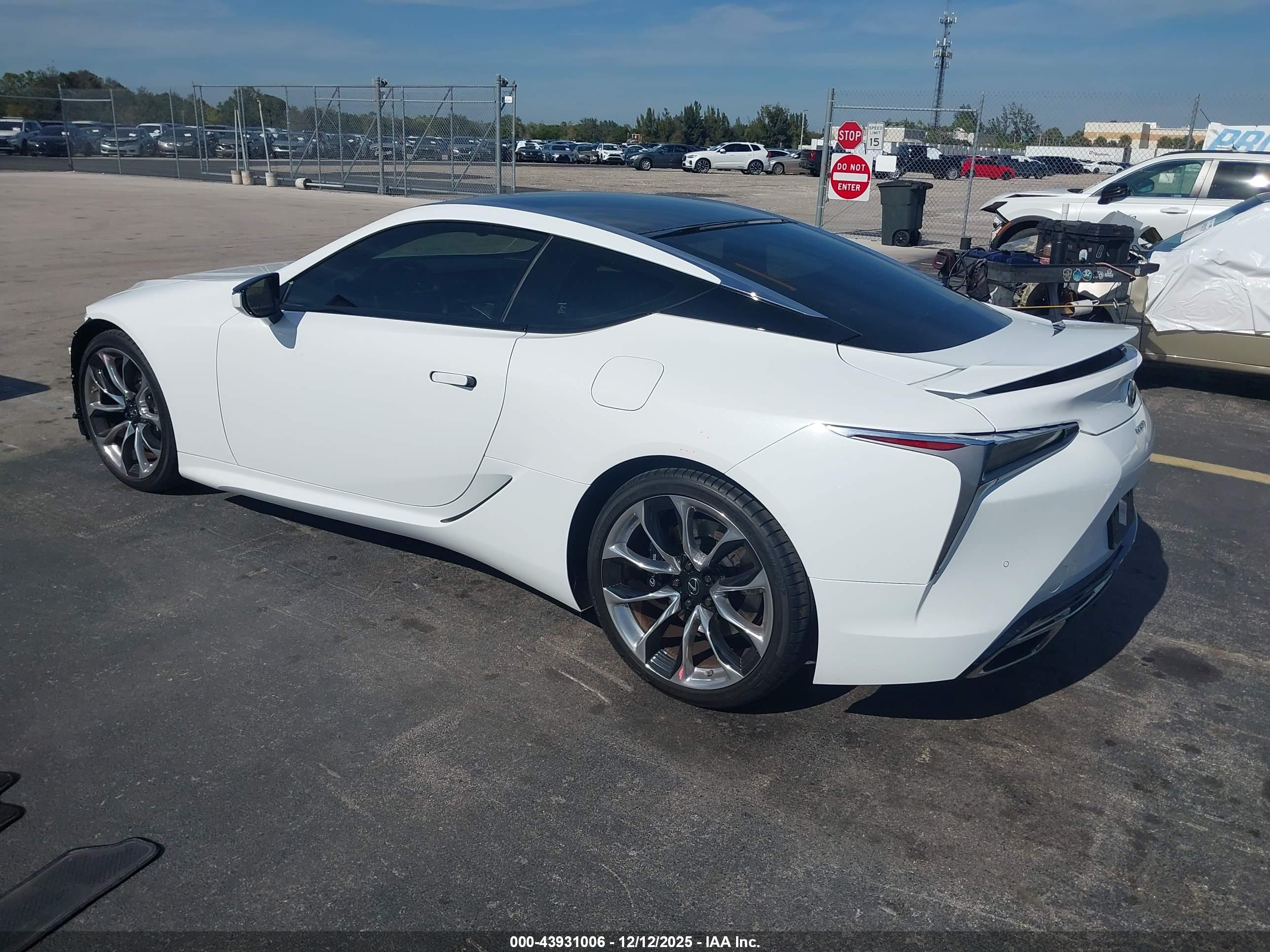 LEXUS LC image 3