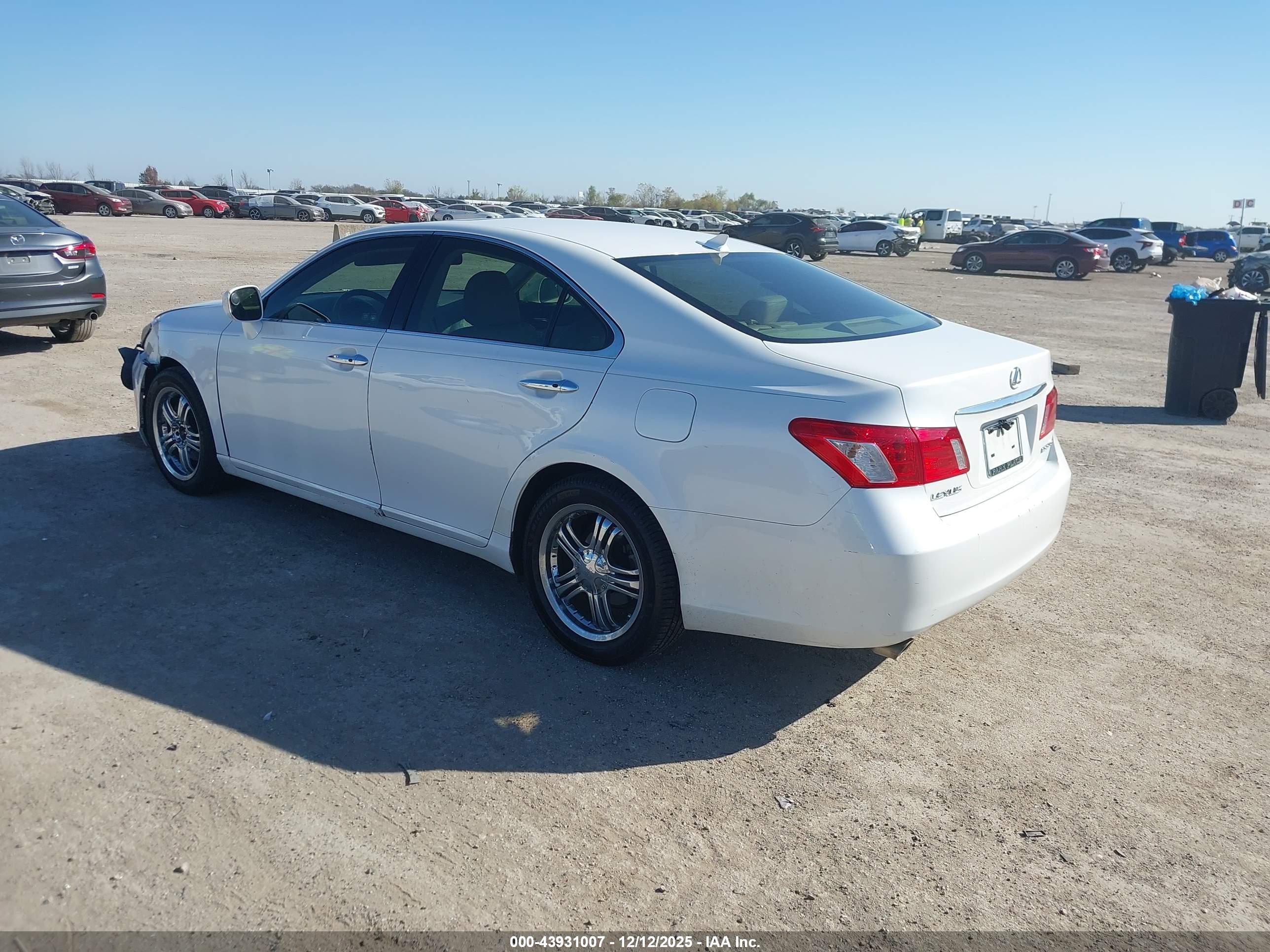 LEXUS ES image 3