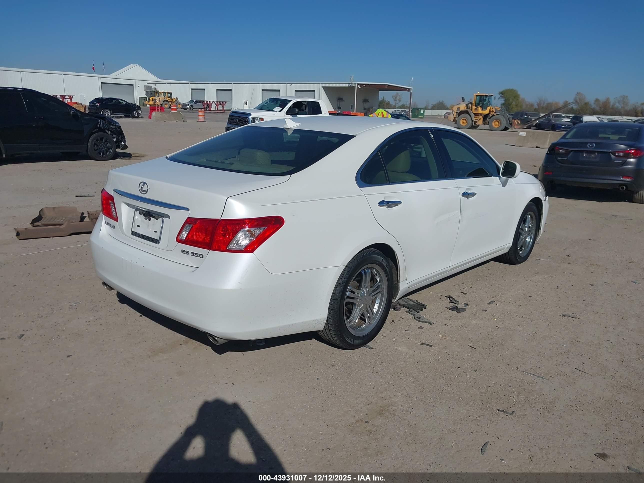 LEXUS ES image 4
